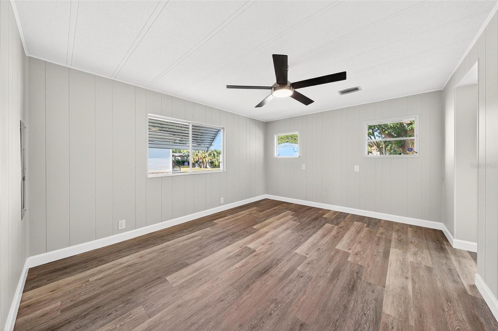 1114 ELKHART CIR, TAVARES, FL, 32778