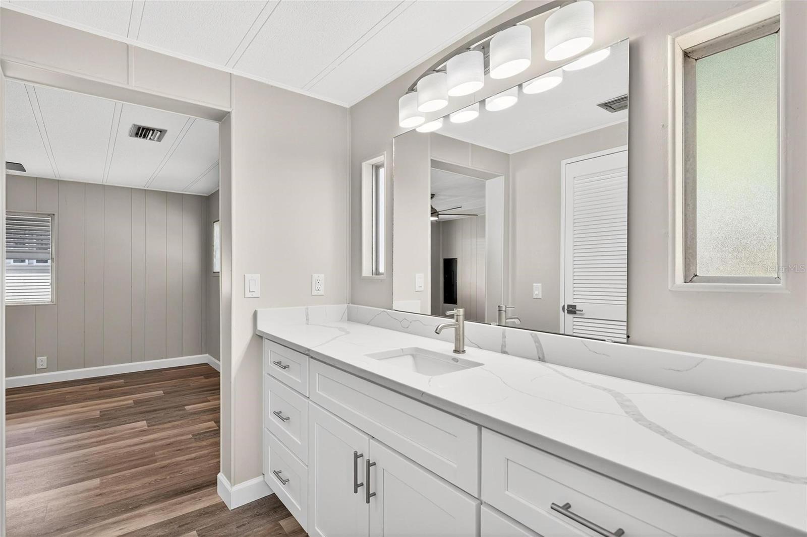 1114 ELKHART CIR, TAVARES, FL, 32778