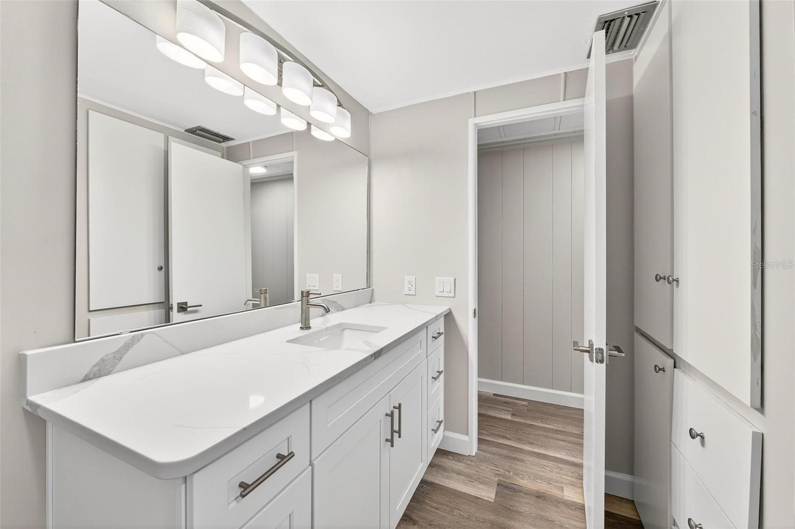 1114 ELKHART CIR, TAVARES, FL, 32778