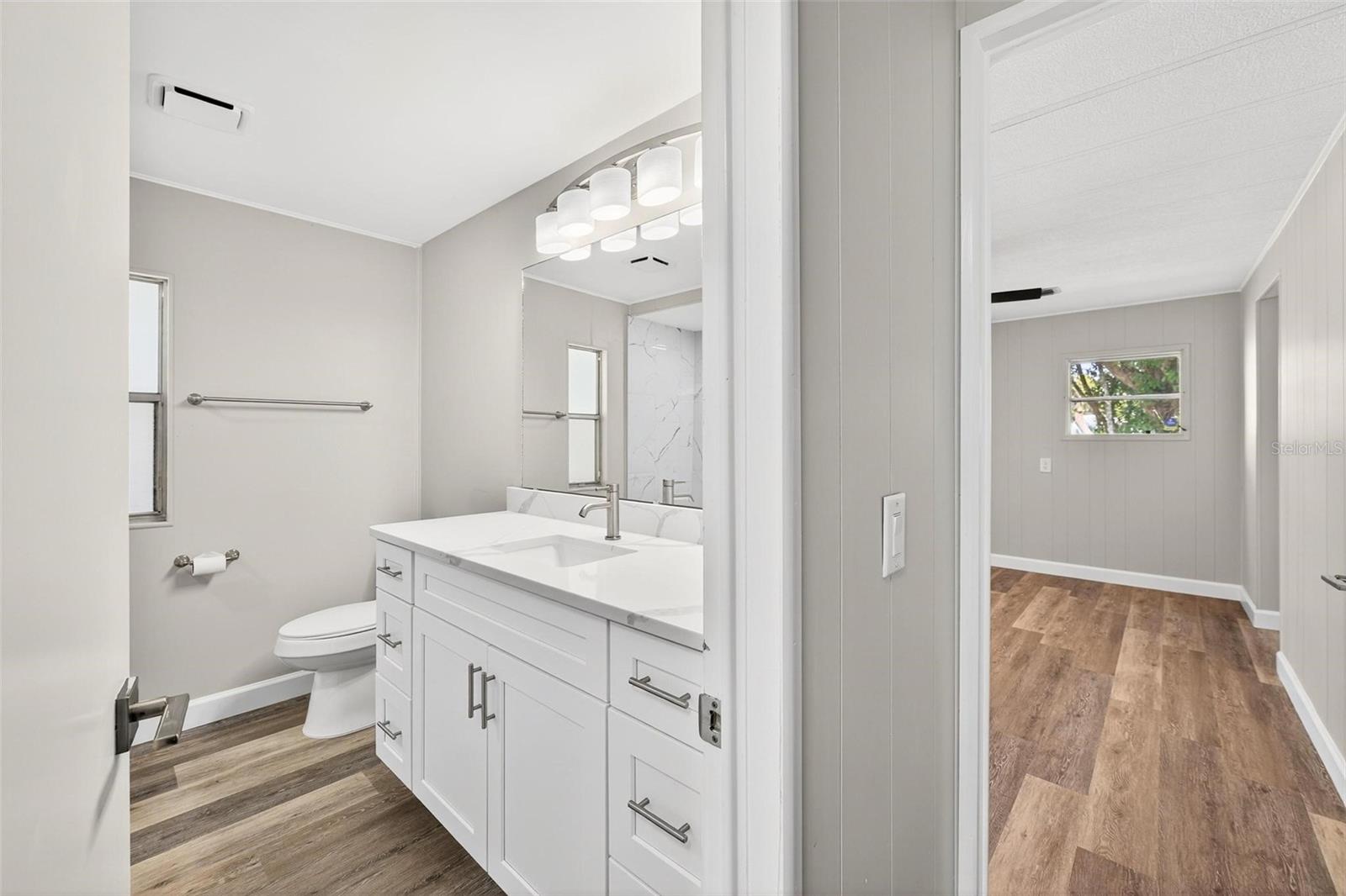 1114 ELKHART CIR, TAVARES, FL, 32778