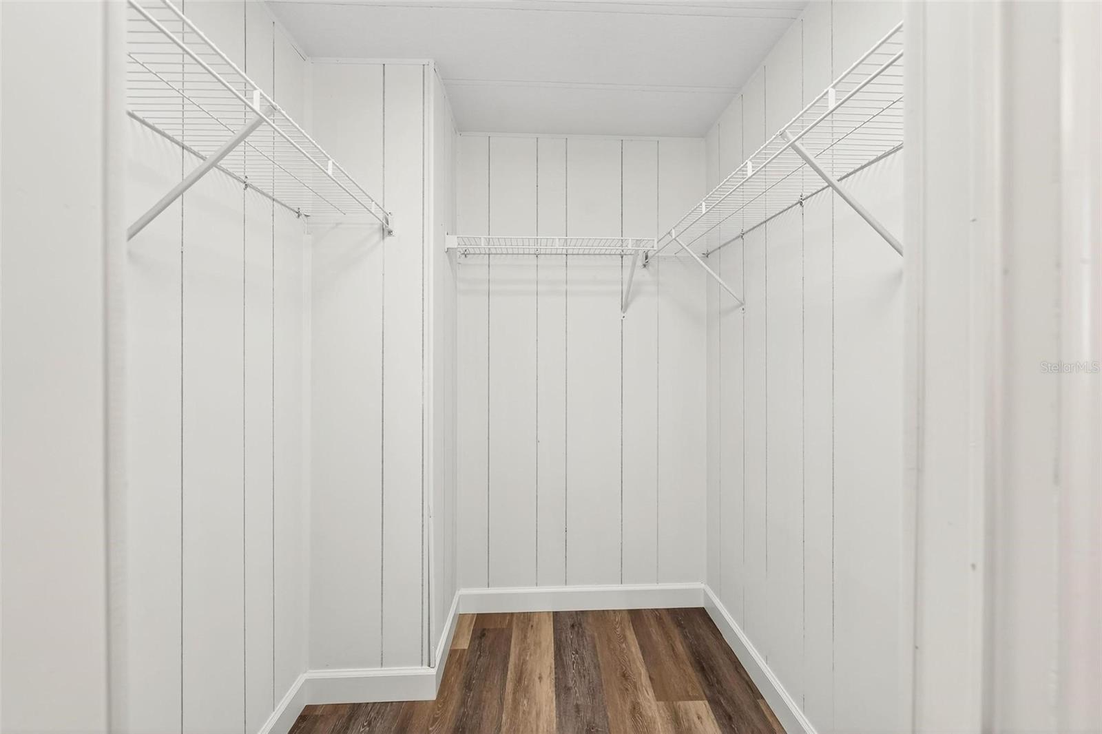 1114 ELKHART CIR, TAVARES, FL, 32778