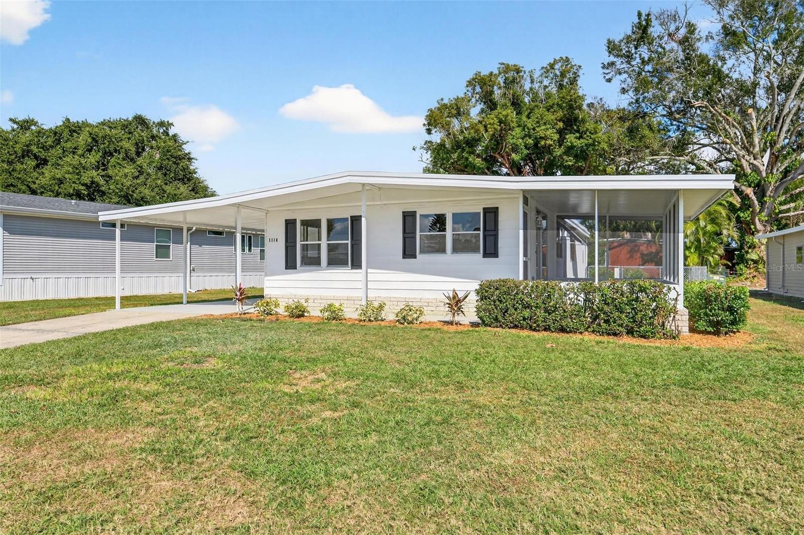 1114 ELKHART CIR, TAVARES, FL, 32778