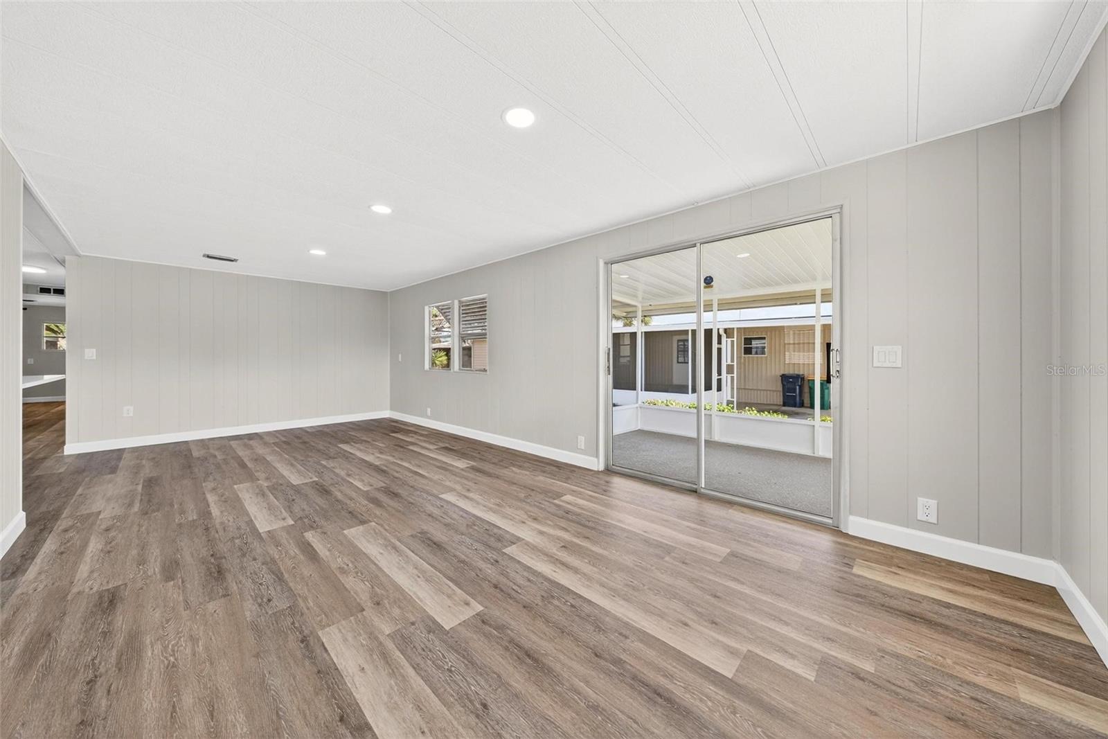 1114 ELKHART CIR, TAVARES, FL, 32778