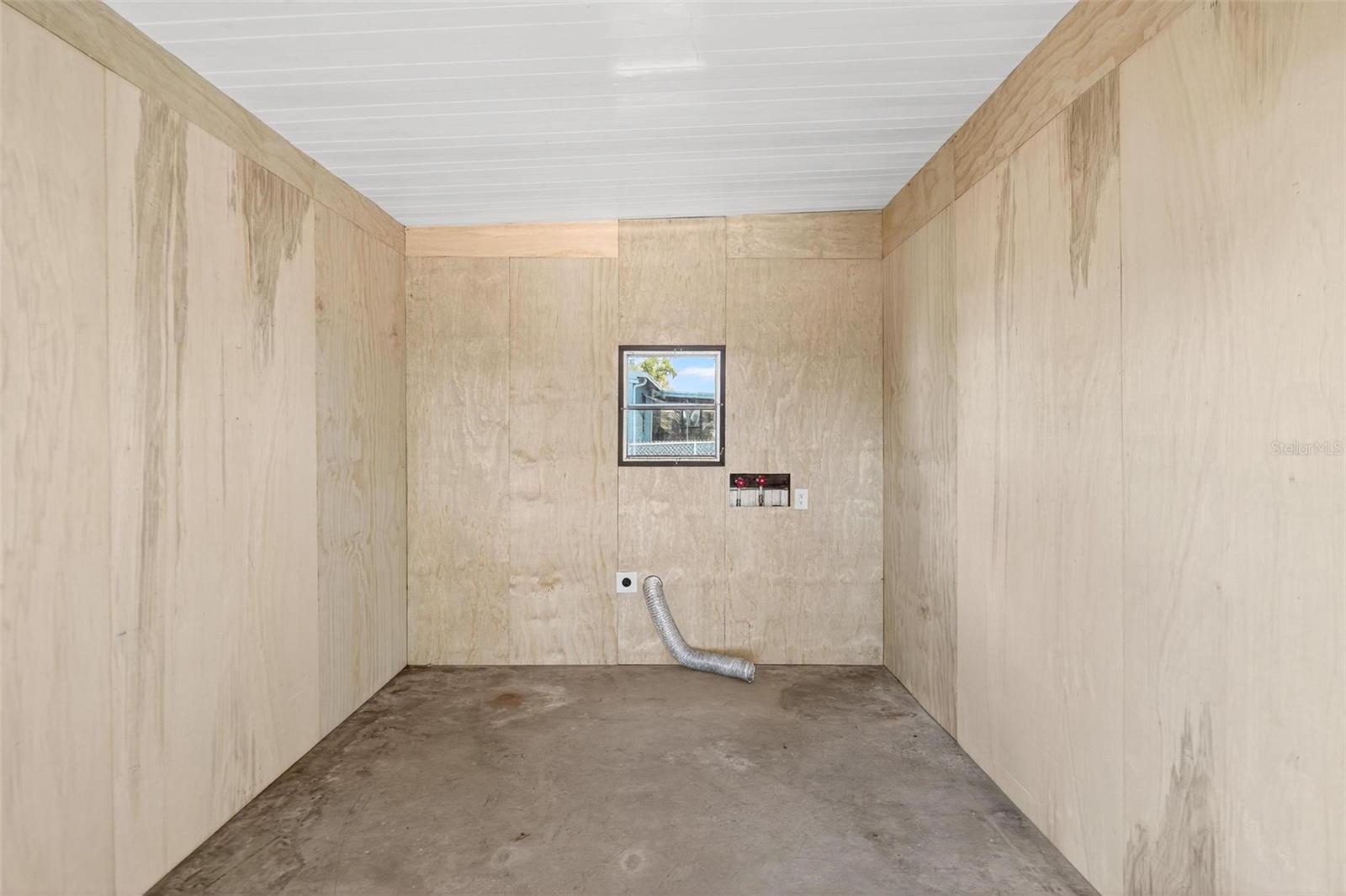 1114 ELKHART CIR, TAVARES, FL, 32778