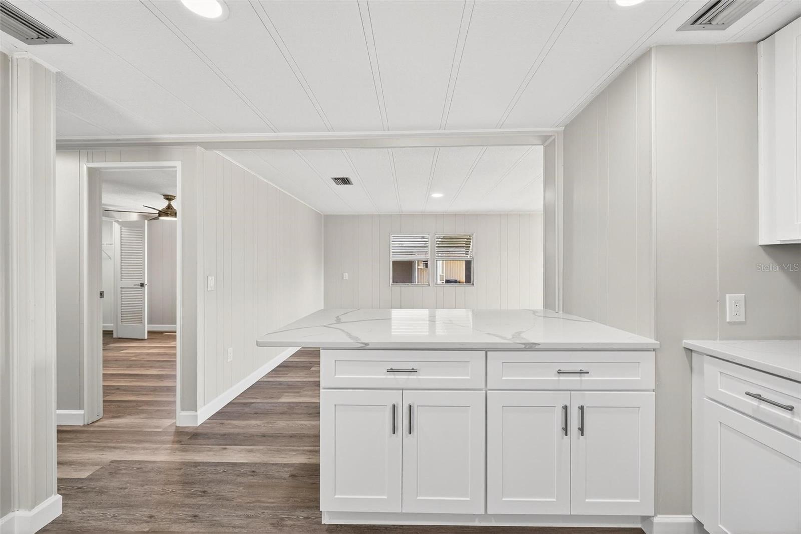 1114 ELKHART CIR, TAVARES, FL, 32778