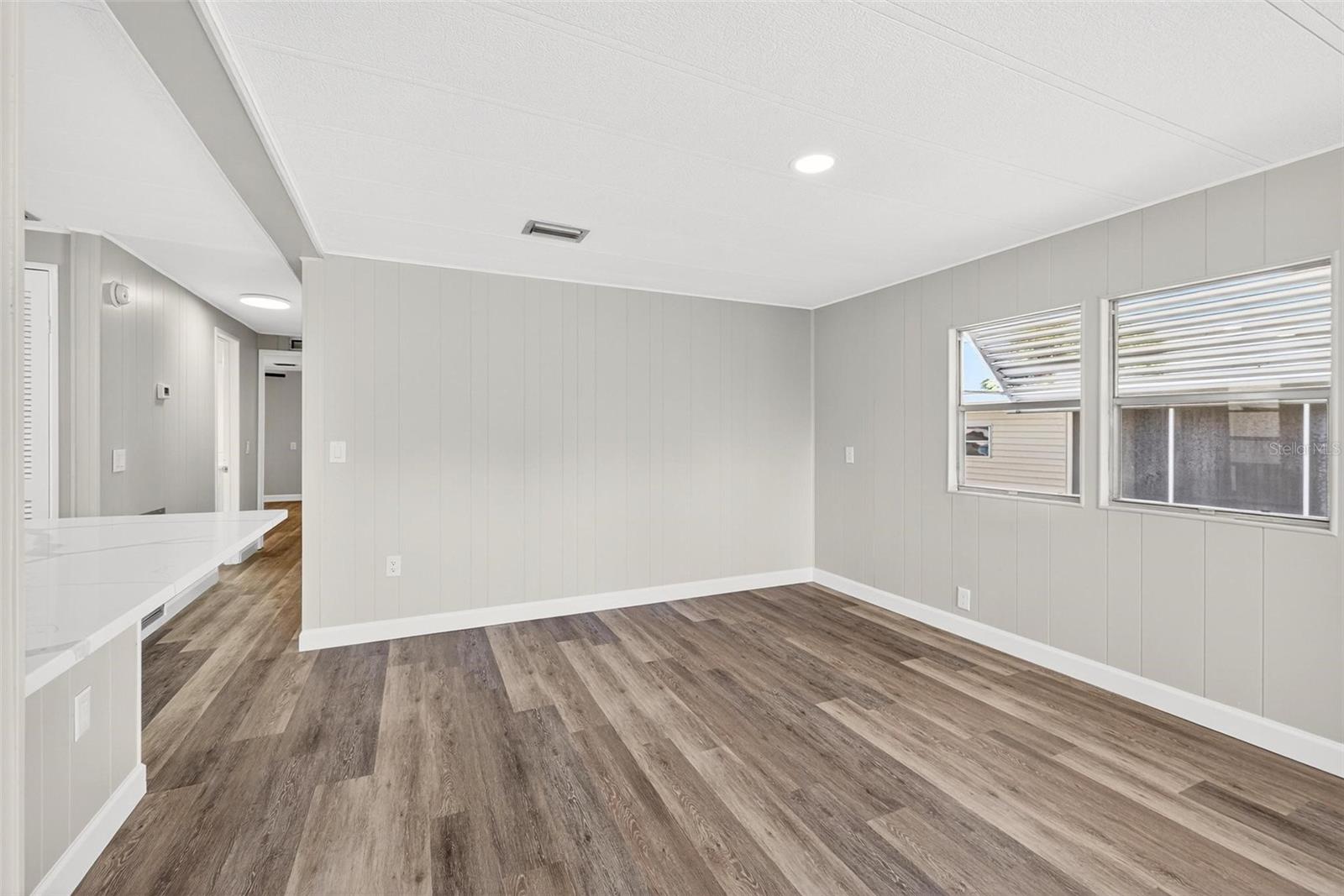 1114 ELKHART CIR, TAVARES, FL, 32778