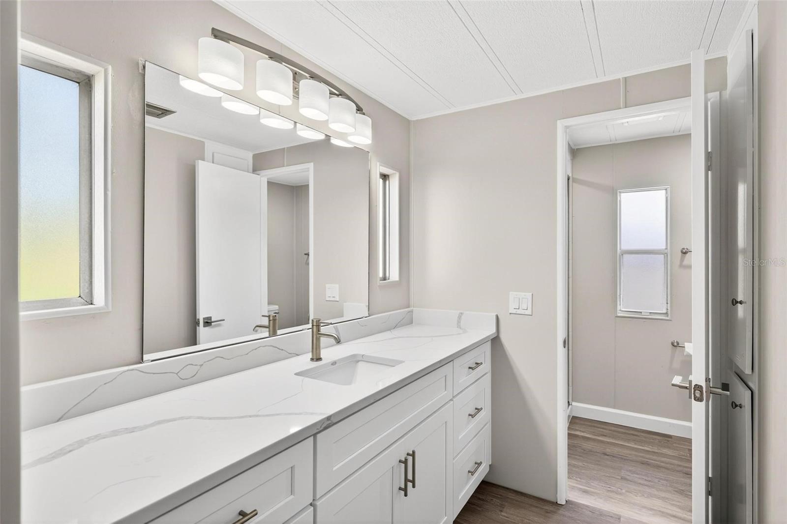 1114 ELKHART CIR, TAVARES, FL, 32778