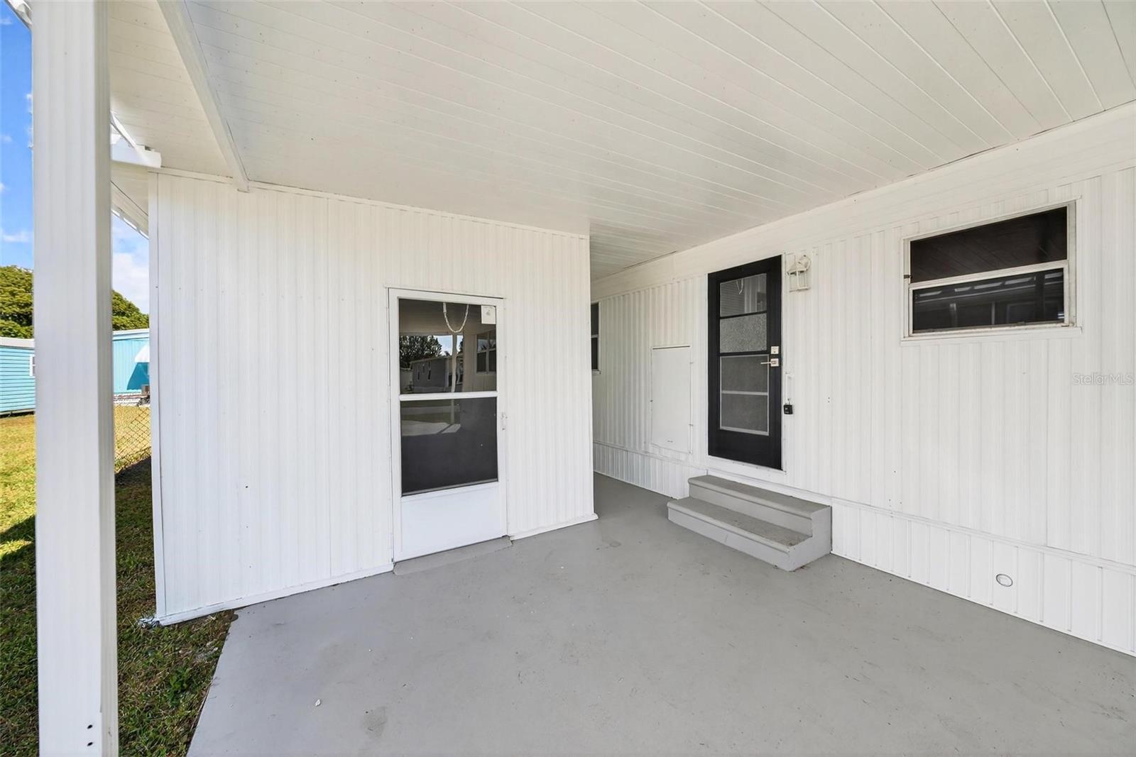 1114 ELKHART CIR, TAVARES, FL, 32778