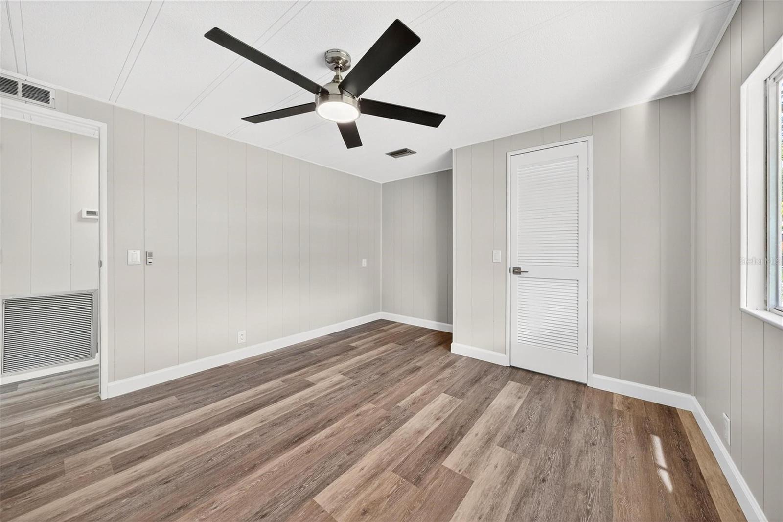 1114 ELKHART CIR, TAVARES, FL, 32778