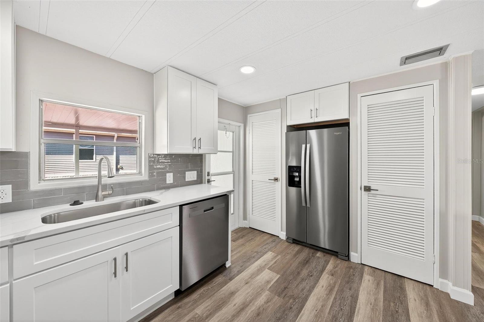 1114 ELKHART CIR, TAVARES, FL, 32778