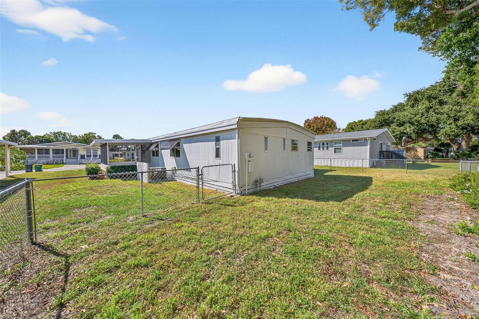 1114 ELKHART CIR, TAVARES, FL, 32778