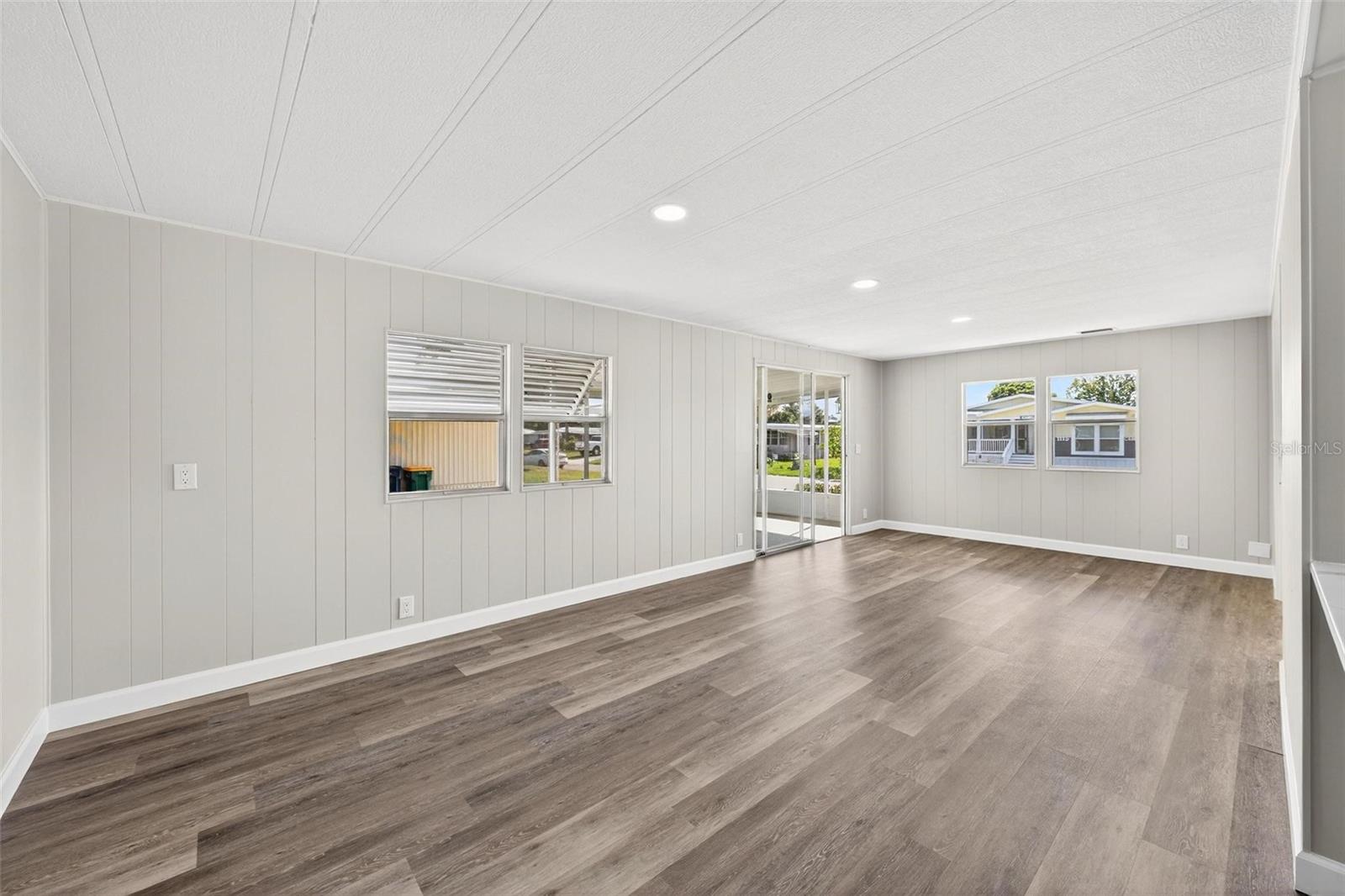 1114 ELKHART CIR, TAVARES, FL, 32778