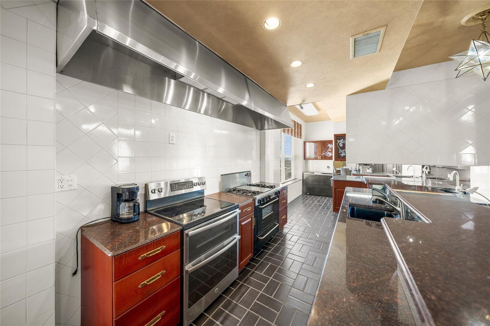 A4672442 Property Photo