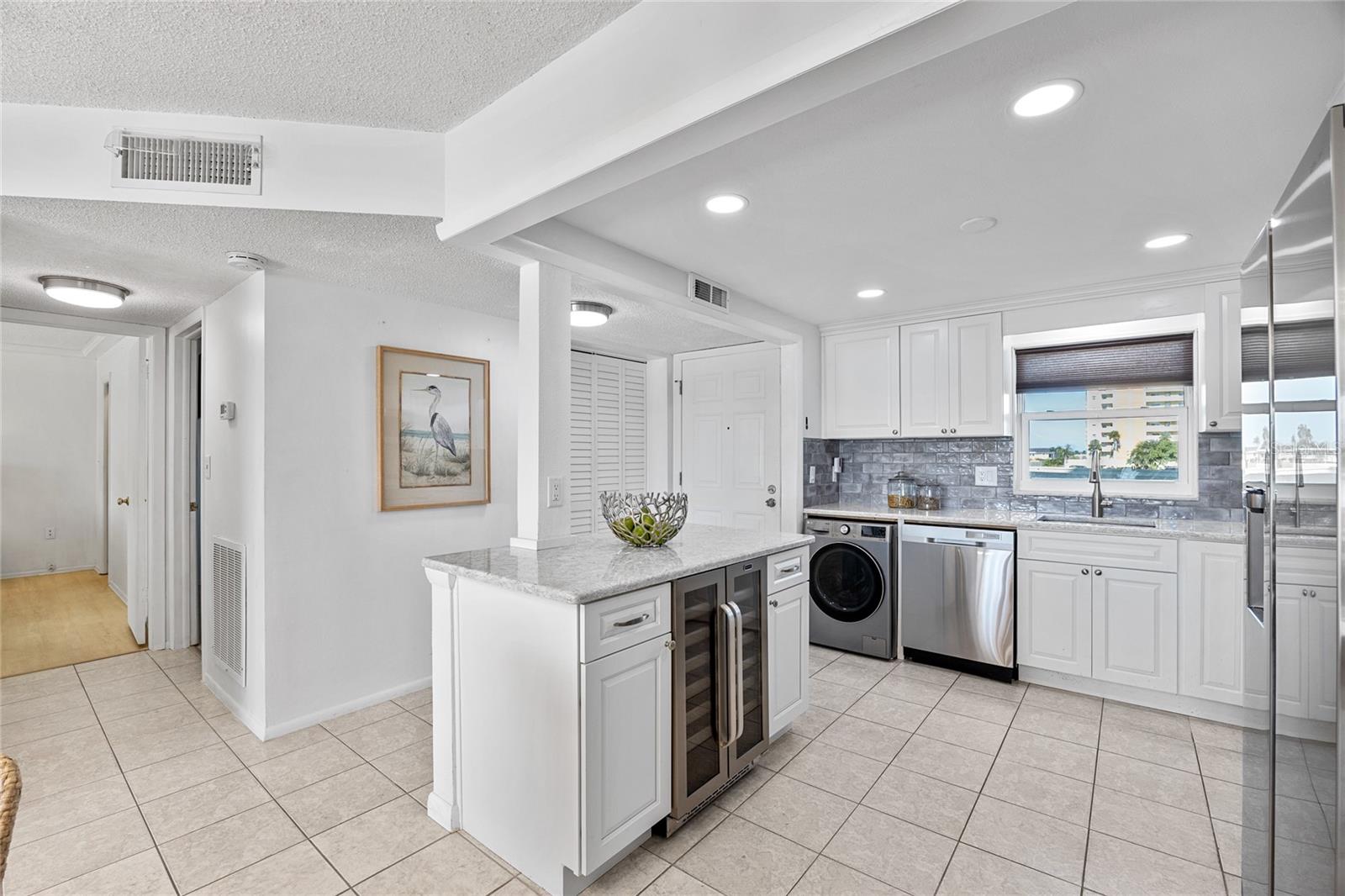 4775 COVE CIR #203, ST PETERSBURG, FL, 33708