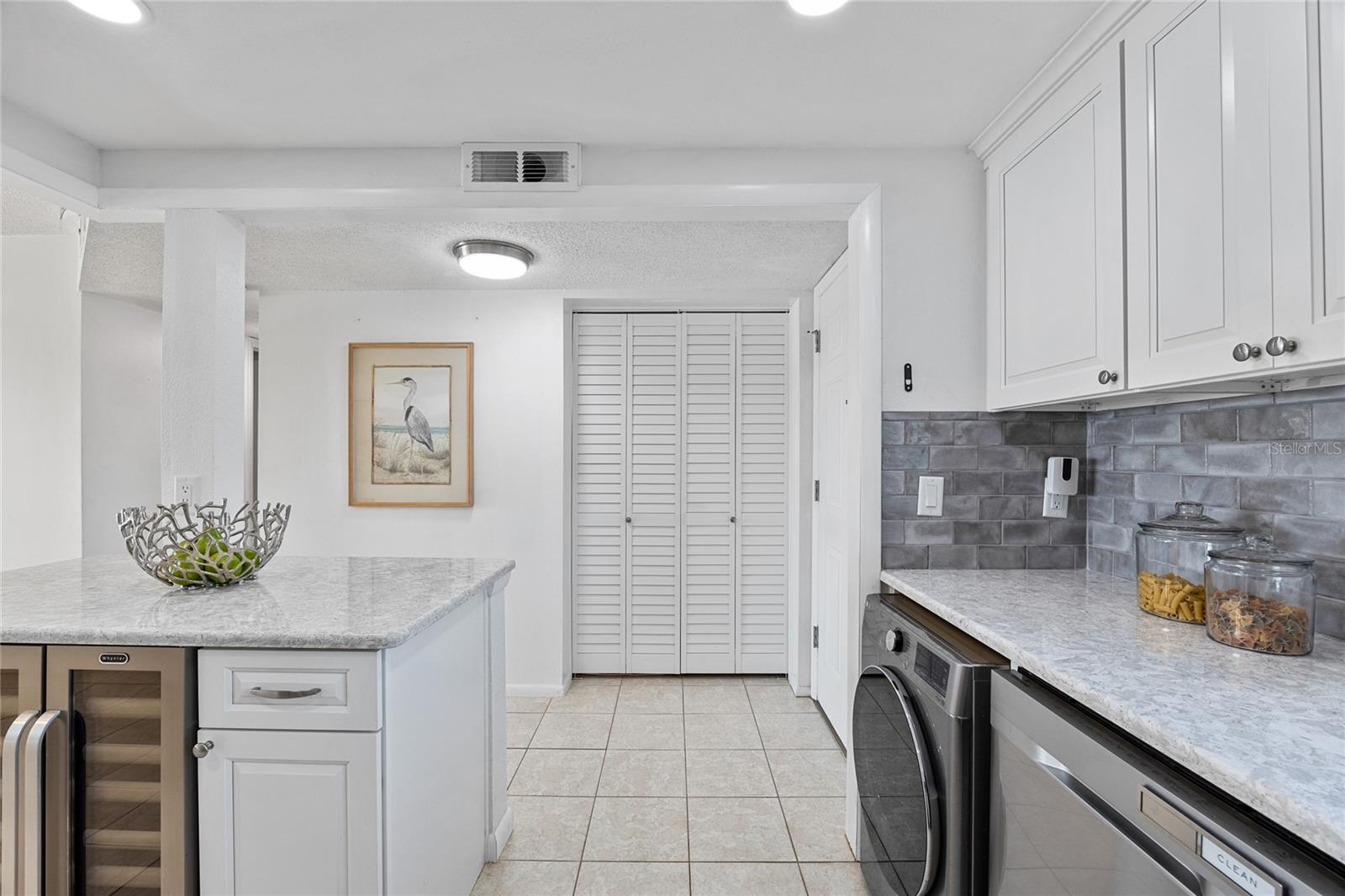 4775 COVE CIR #203, ST PETERSBURG, FL, 33708