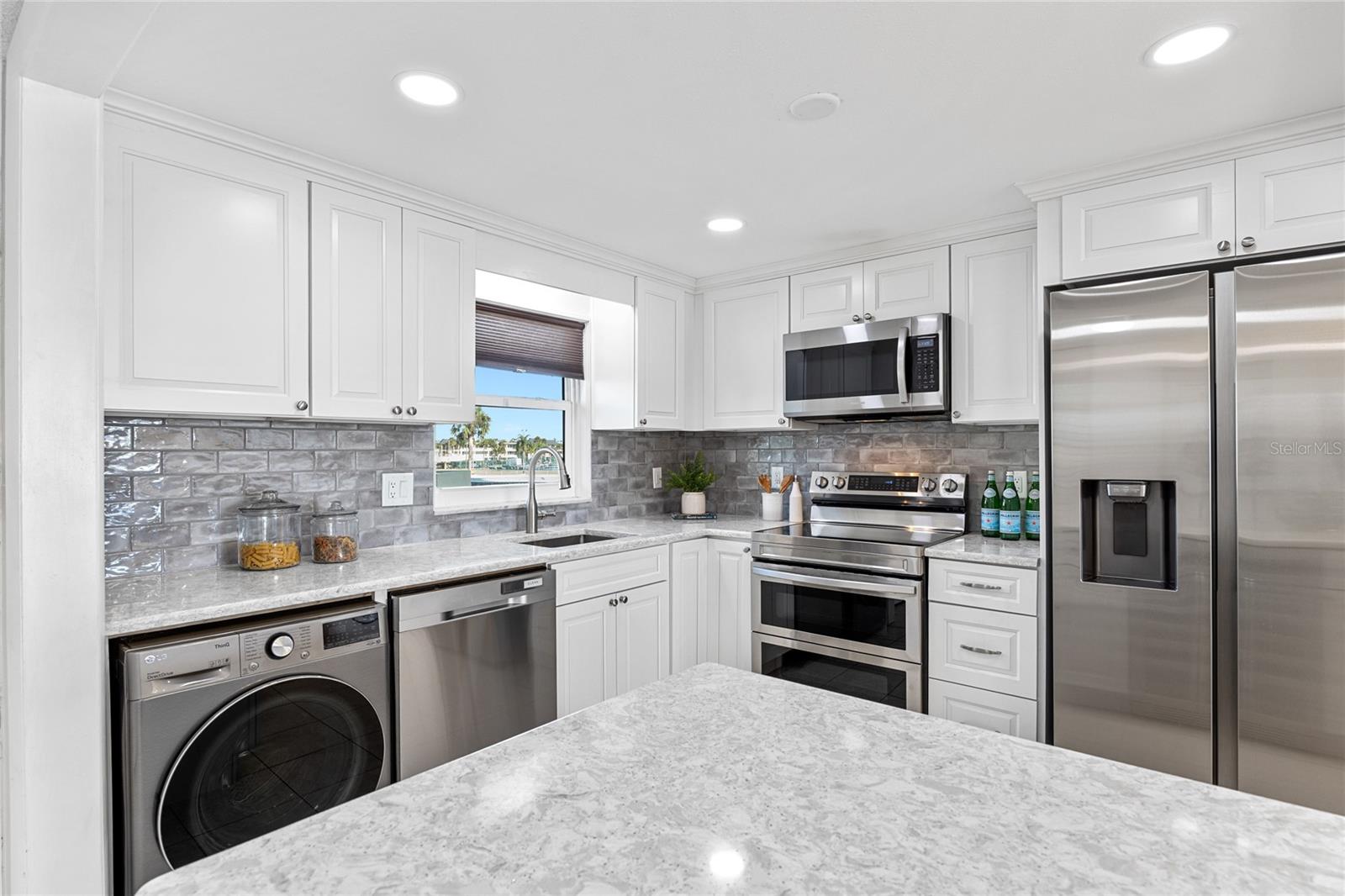 4775 COVE CIR #203, ST PETERSBURG, FL, 33708