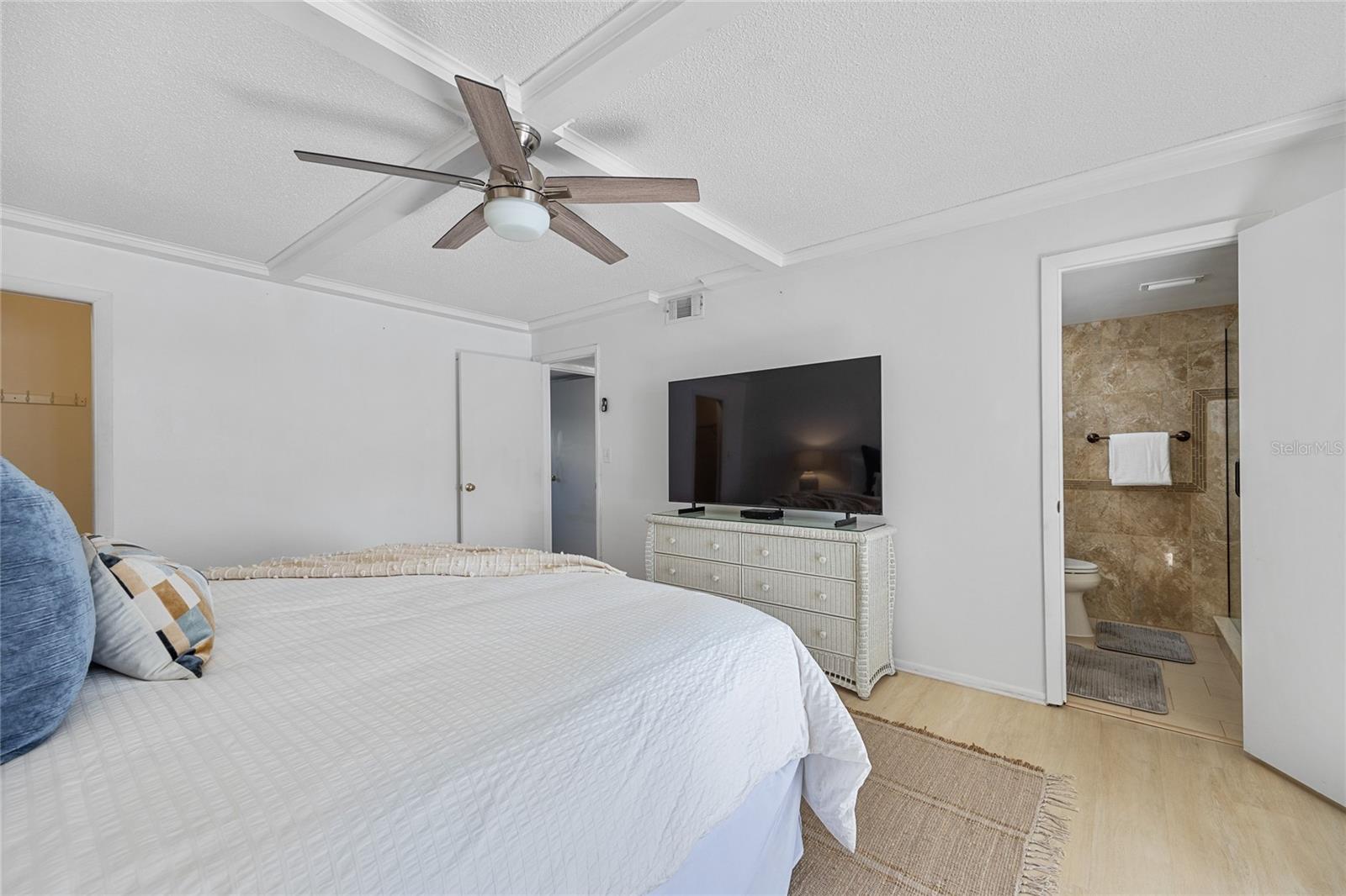 4775 COVE CIR #203, ST PETERSBURG, FL, 33708