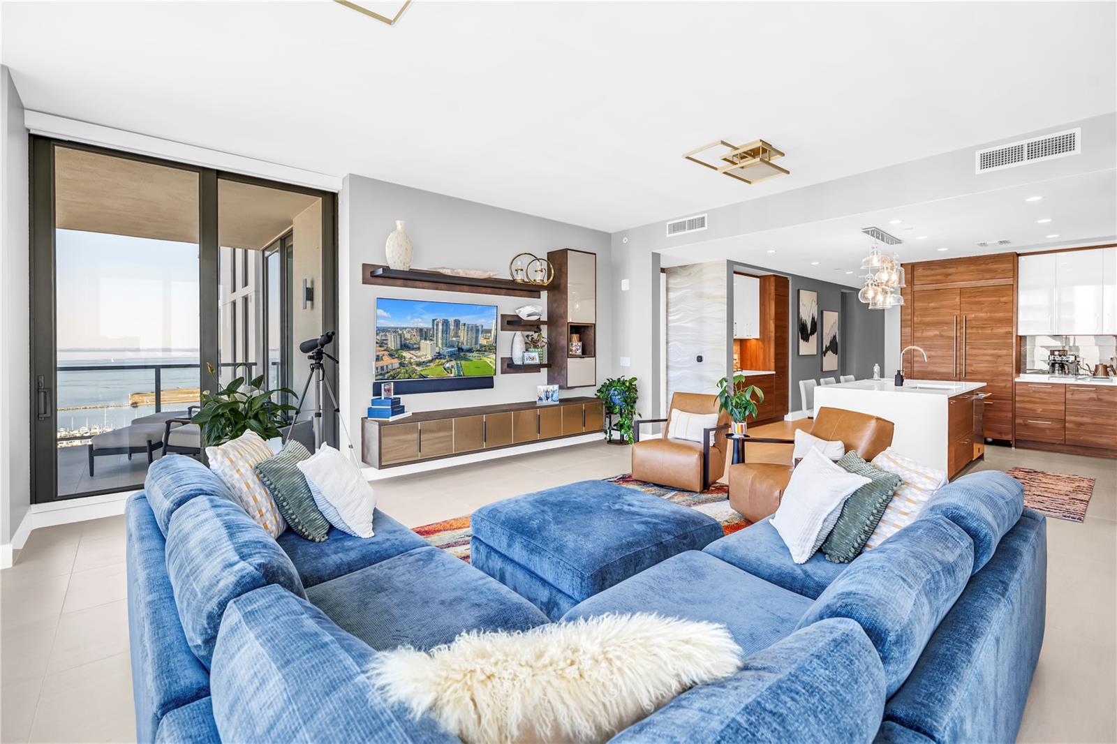 301 1ST ST S #2504, ST PETERSBURG, FL, 33701