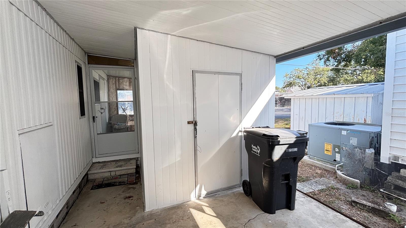 TB8449118 Property Photo