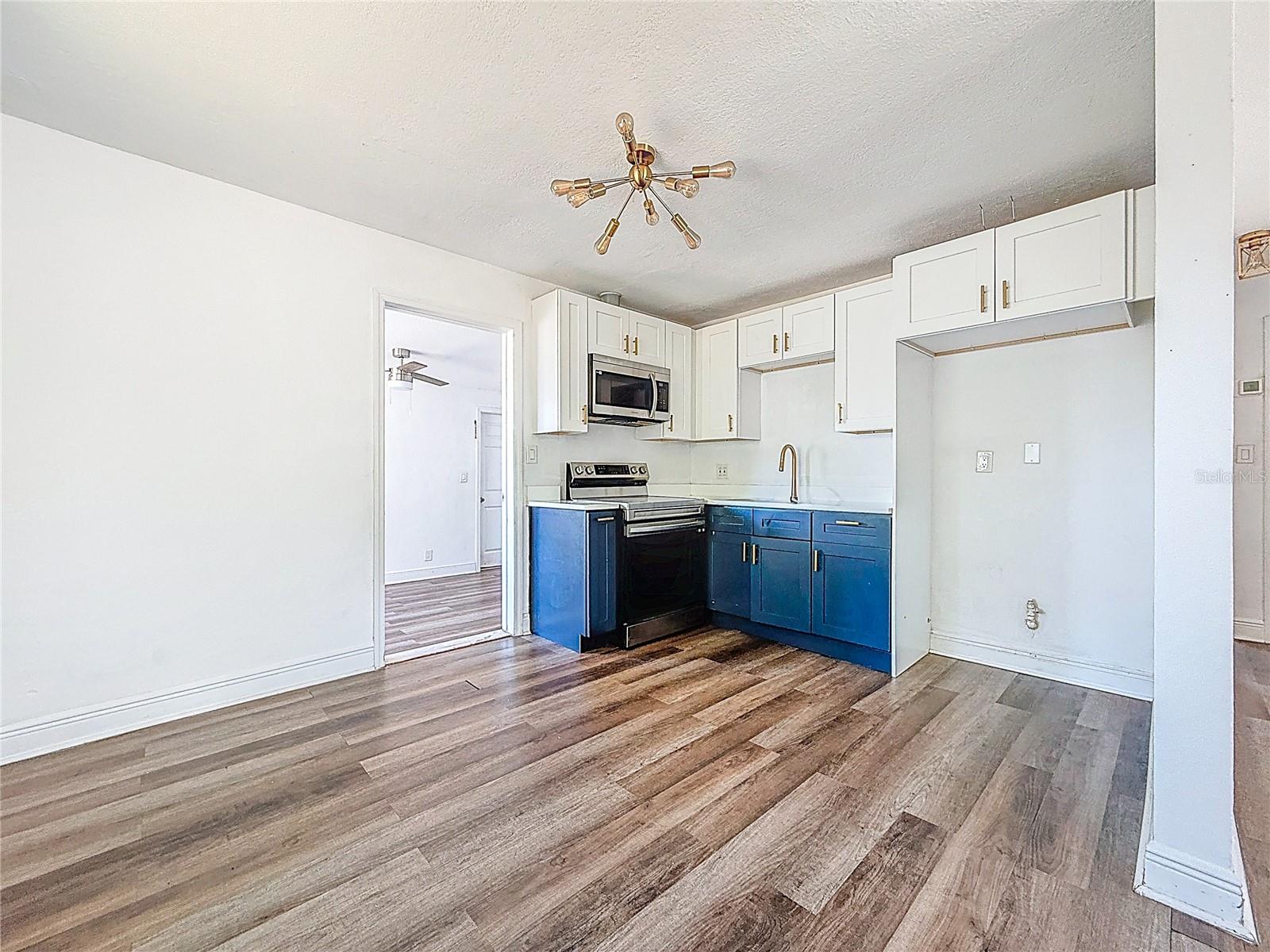 2100 28TH AVE N, ST PETERSBURG, FL, 33713