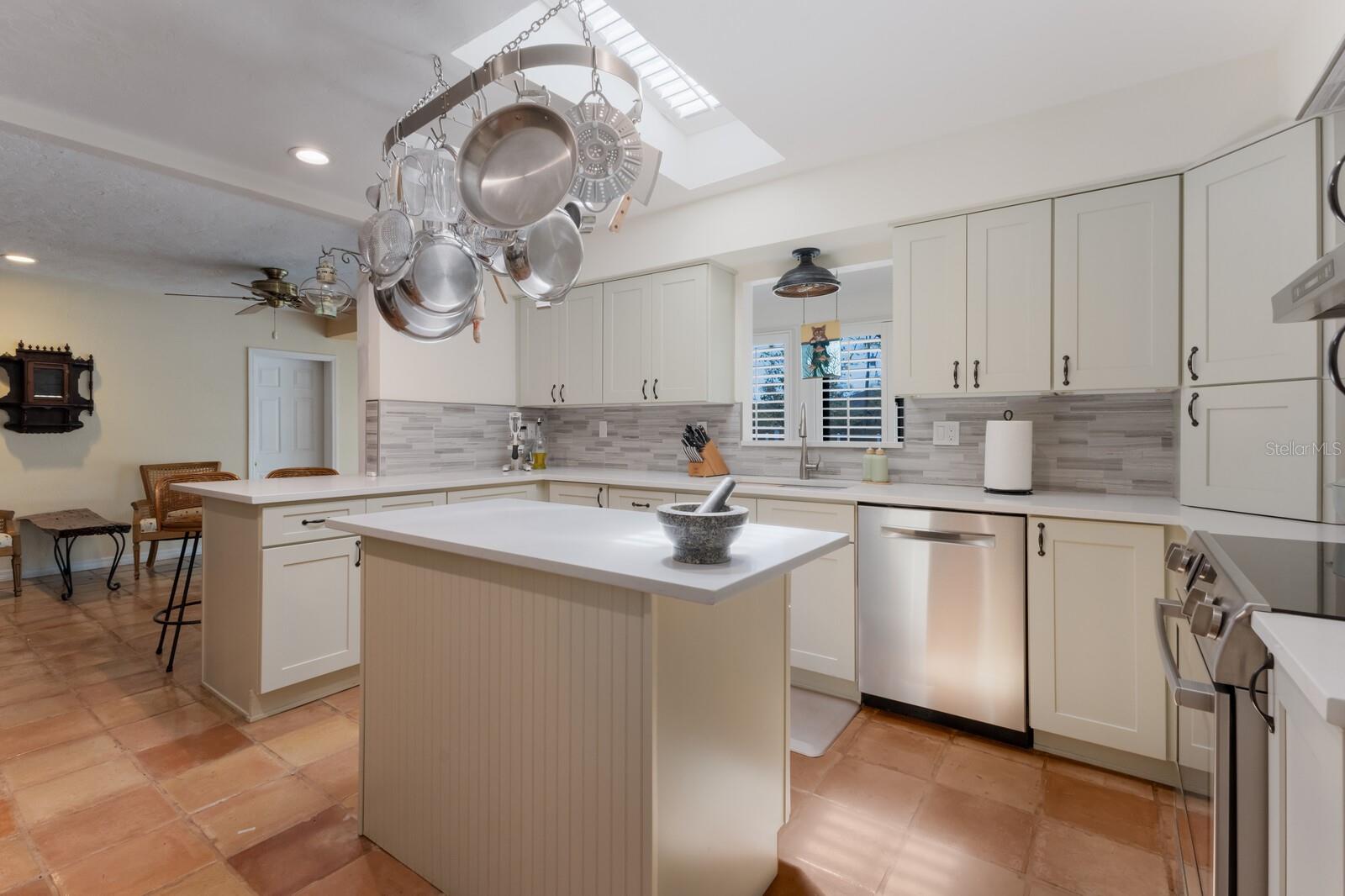 2723 59TH ST, SARASOTA, FL, 34243