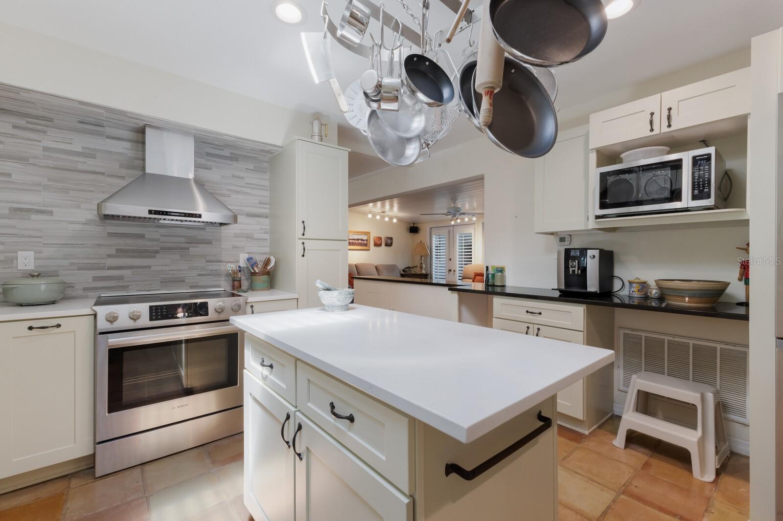 2723 59TH ST, SARASOTA, FL, 34243