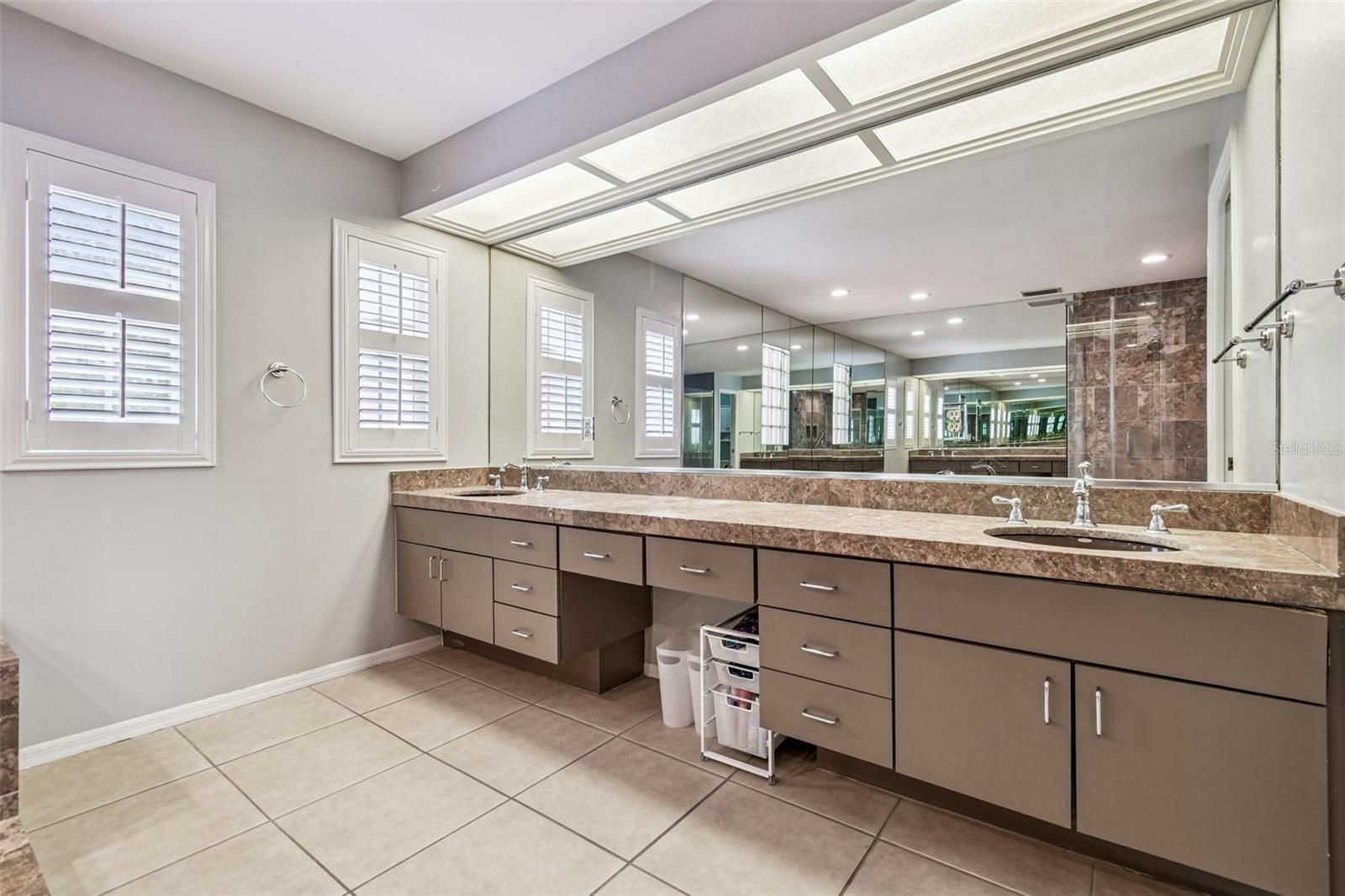 3155 LAKE ELLEN DR, TAMPA, FL, 33618