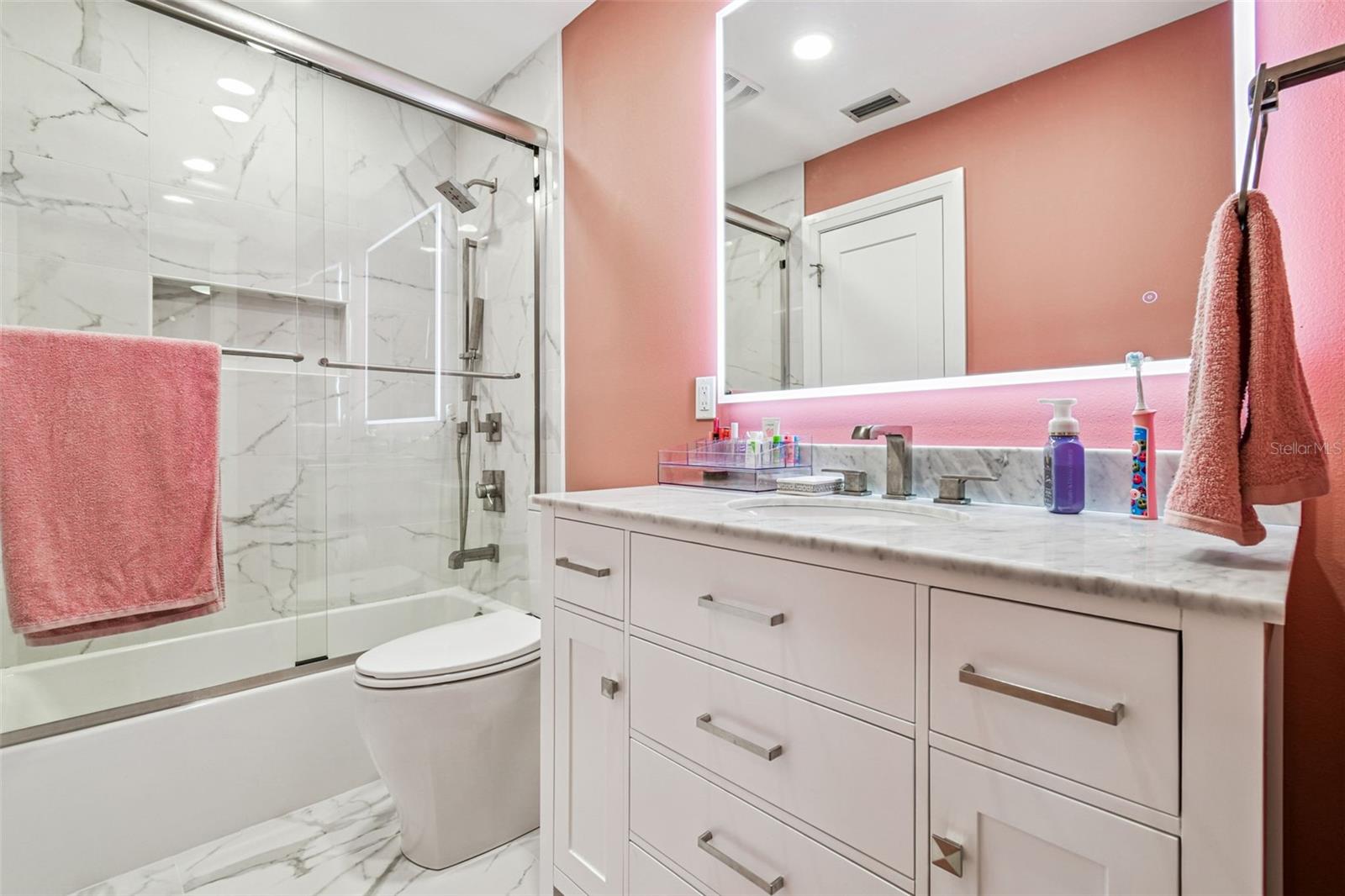 3155 LAKE ELLEN DR, TAMPA, FL, 33618