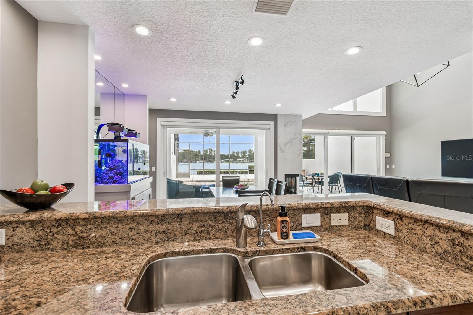 3155 LAKE ELLEN DR, TAMPA, FL, 33618