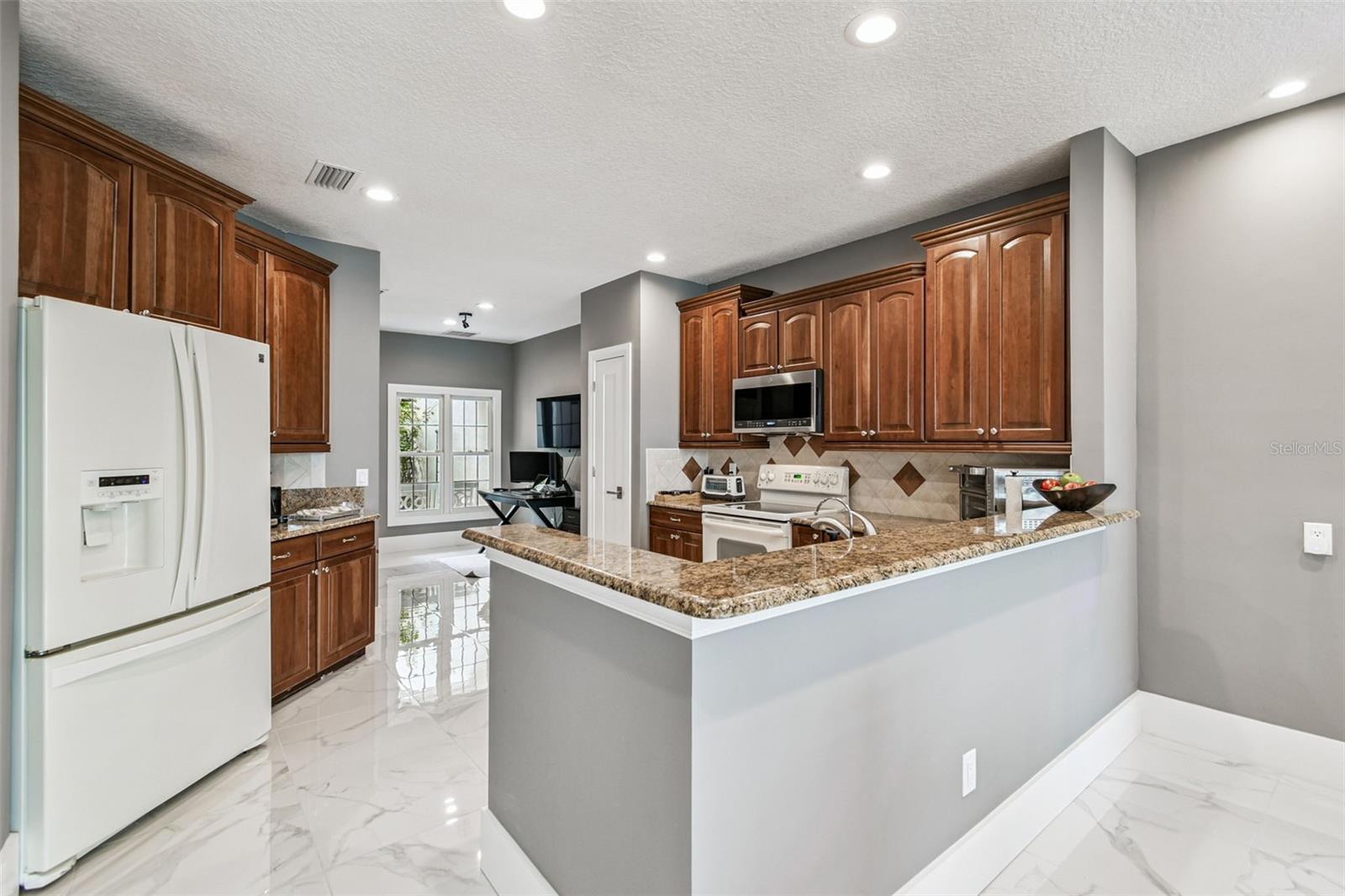 3155 LAKE ELLEN DR, TAMPA, FL, 33618