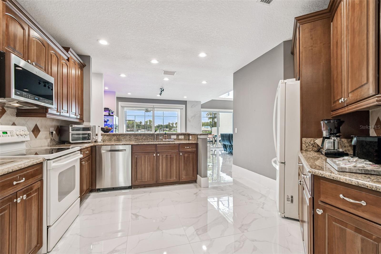 3155 LAKE ELLEN DR, TAMPA, FL, 33618