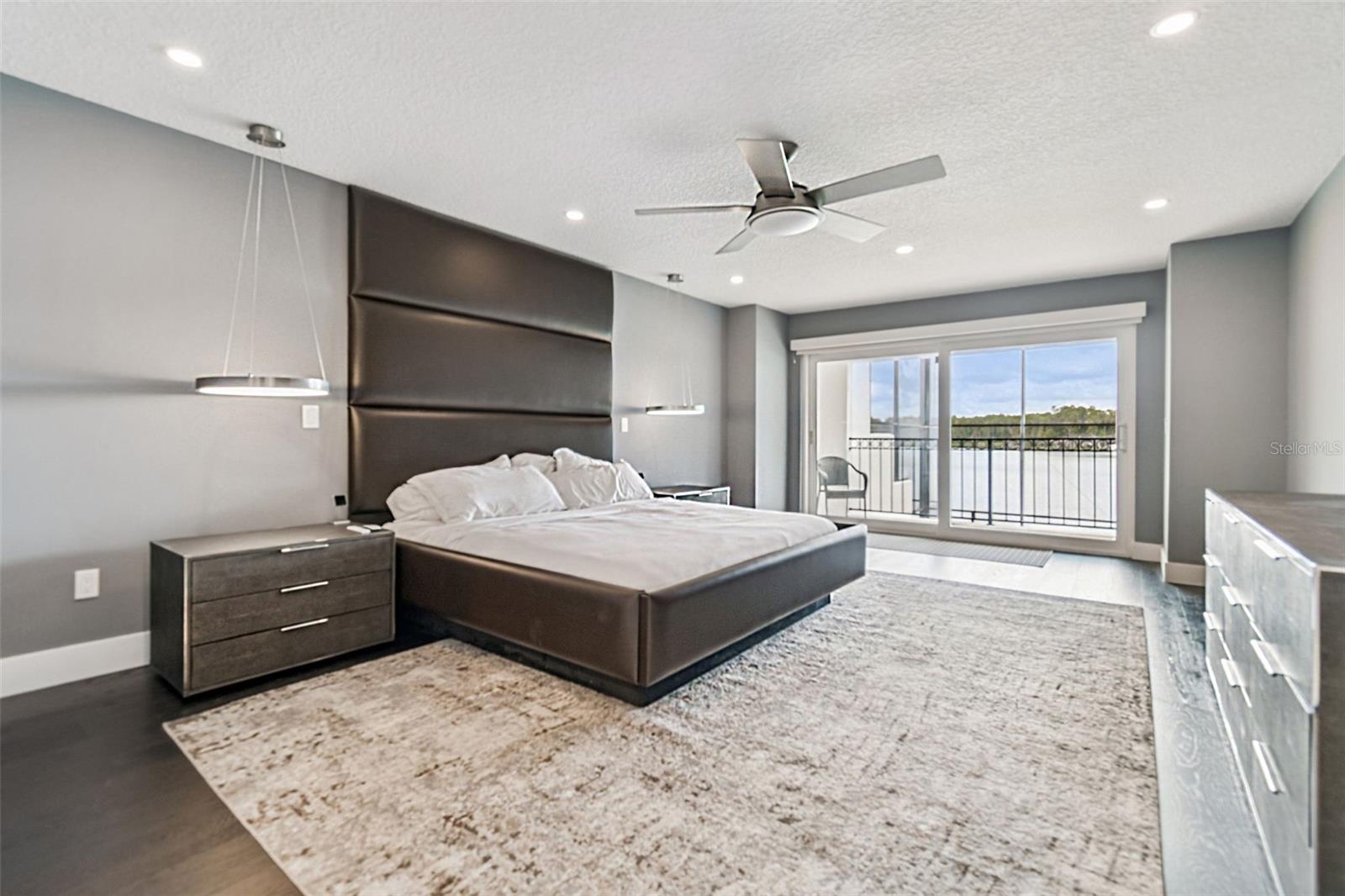 3155 LAKE ELLEN DR, TAMPA, FL, 33618