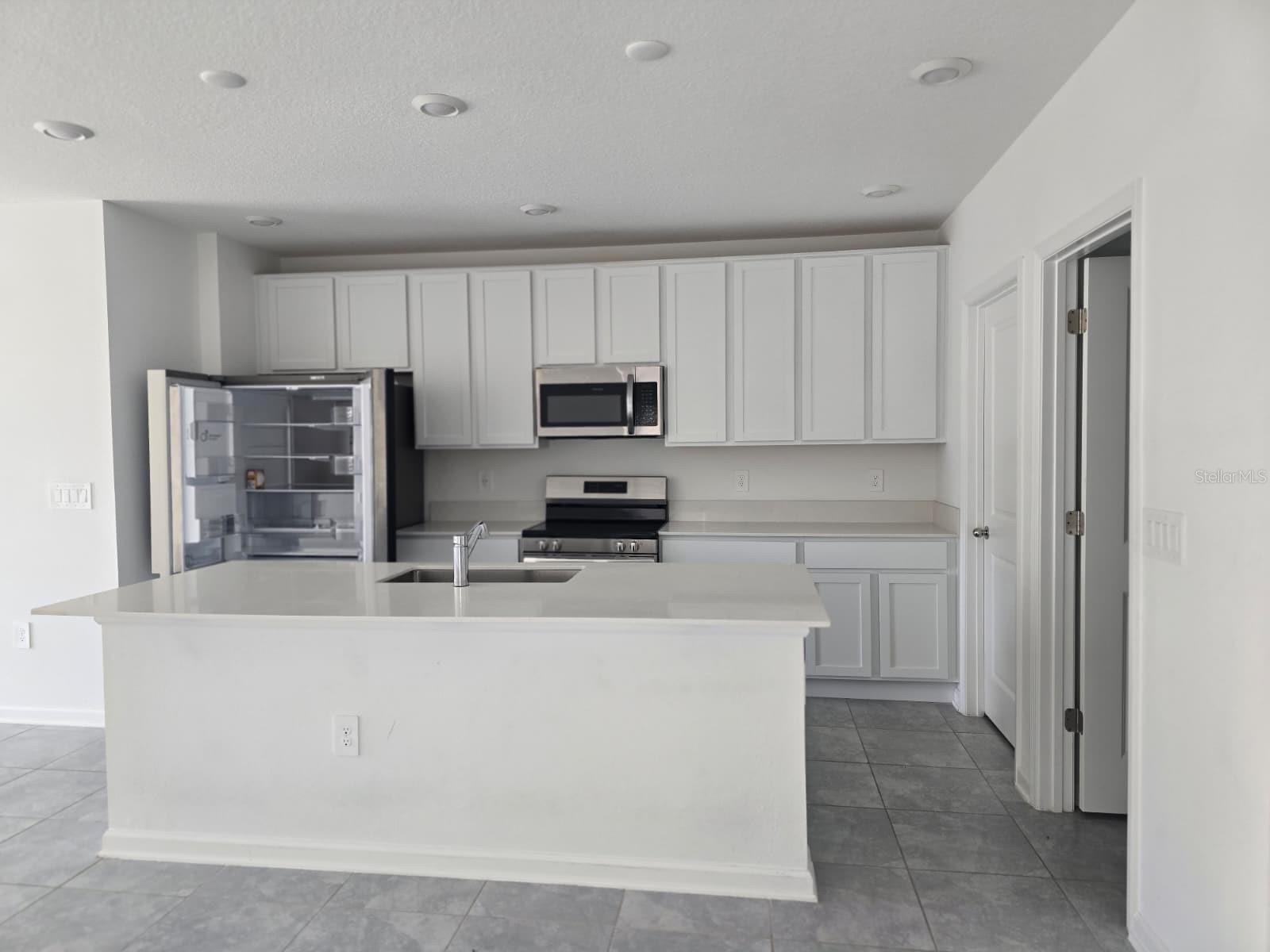 2330 AMORIE DR, KISSIMMEE, FL, 34746