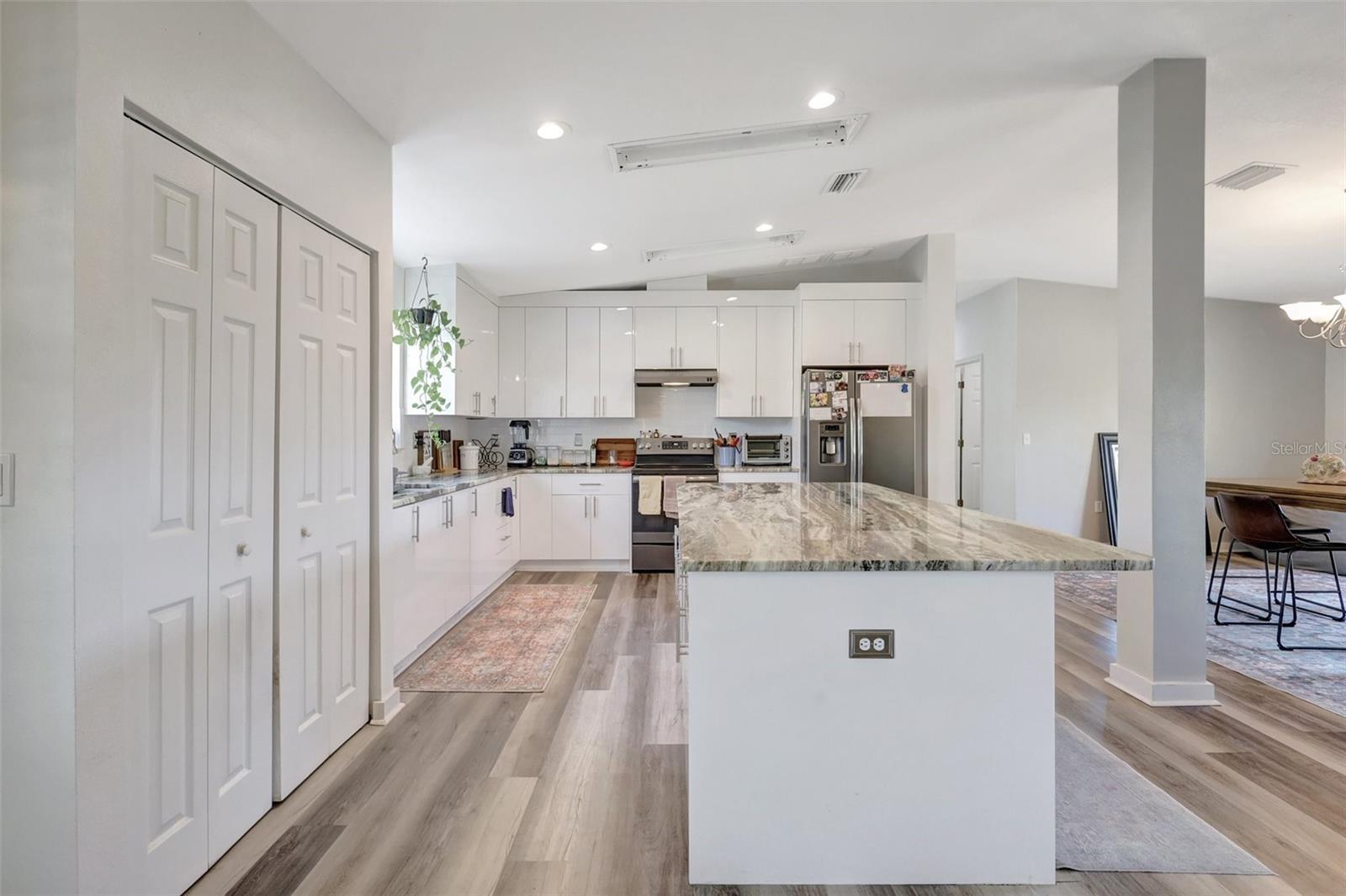 2425 21ST ST #B, SARASOTA, FL, 34234