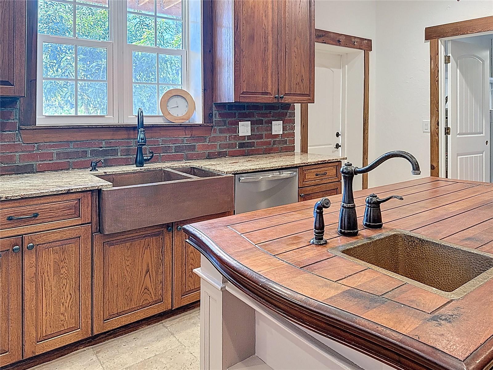 A4672463 Property Photo