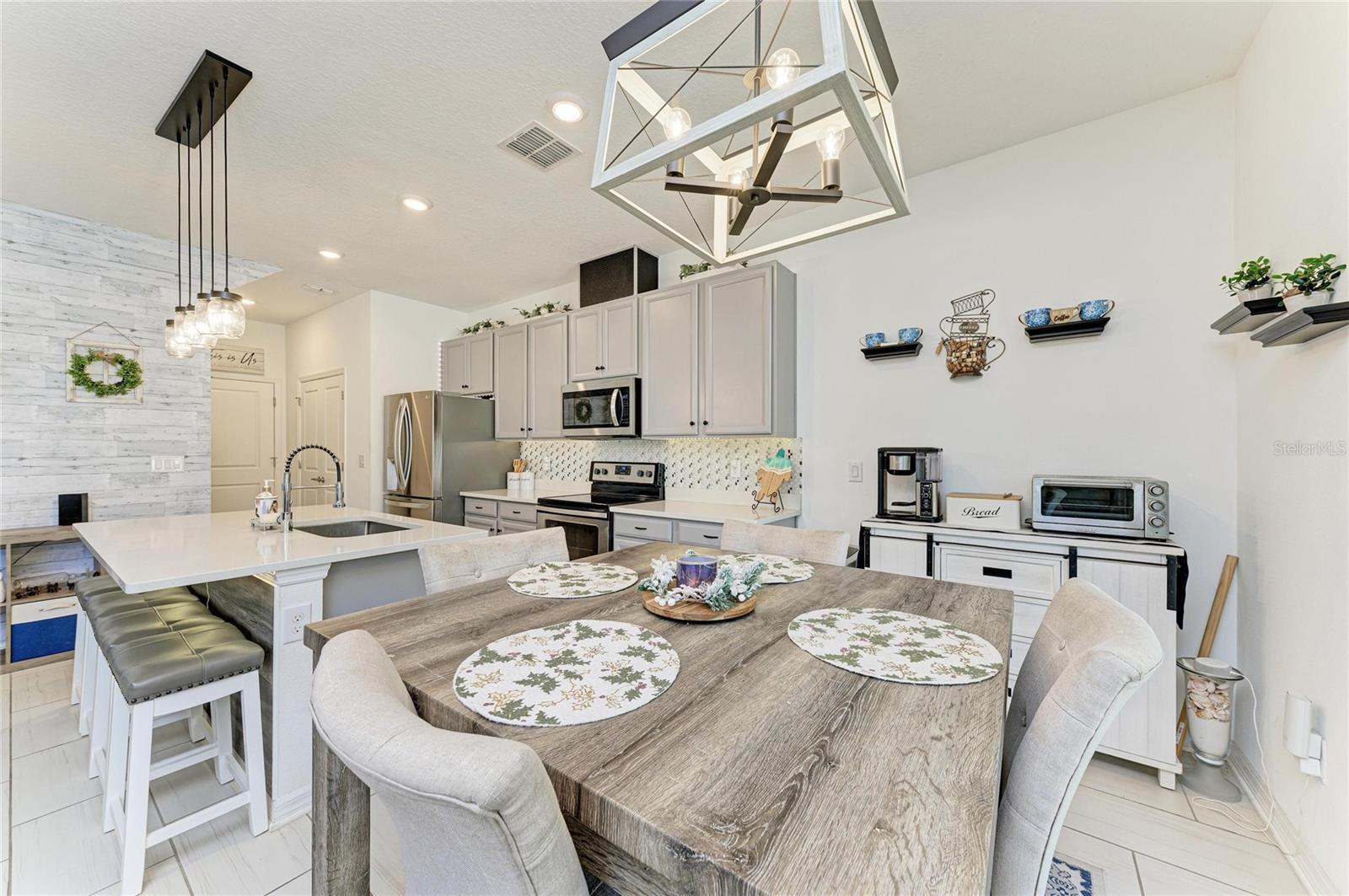 11637 WOODLEAF DR, LAKEWOOD RANCH, FL, 34211