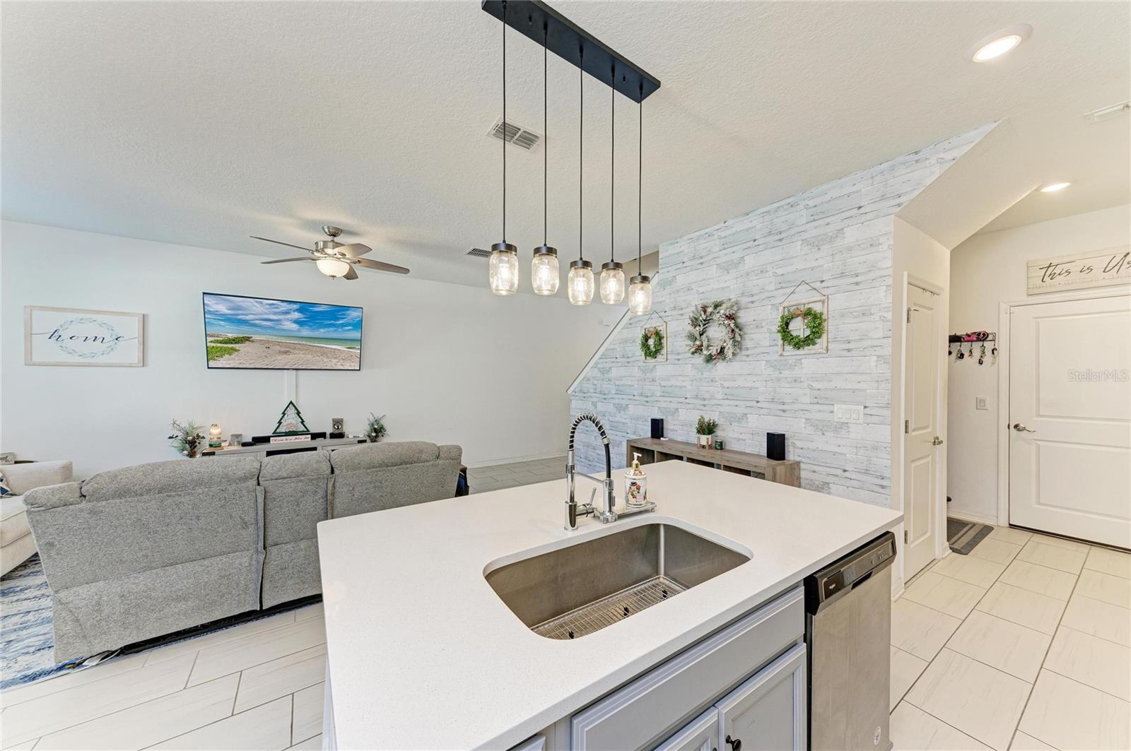 11637 WOODLEAF DR, LAKEWOOD RANCH, FL, 34211