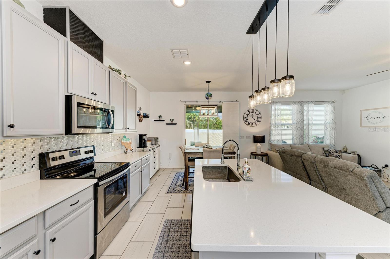 11637 WOODLEAF DR, LAKEWOOD RANCH, FL, 34211