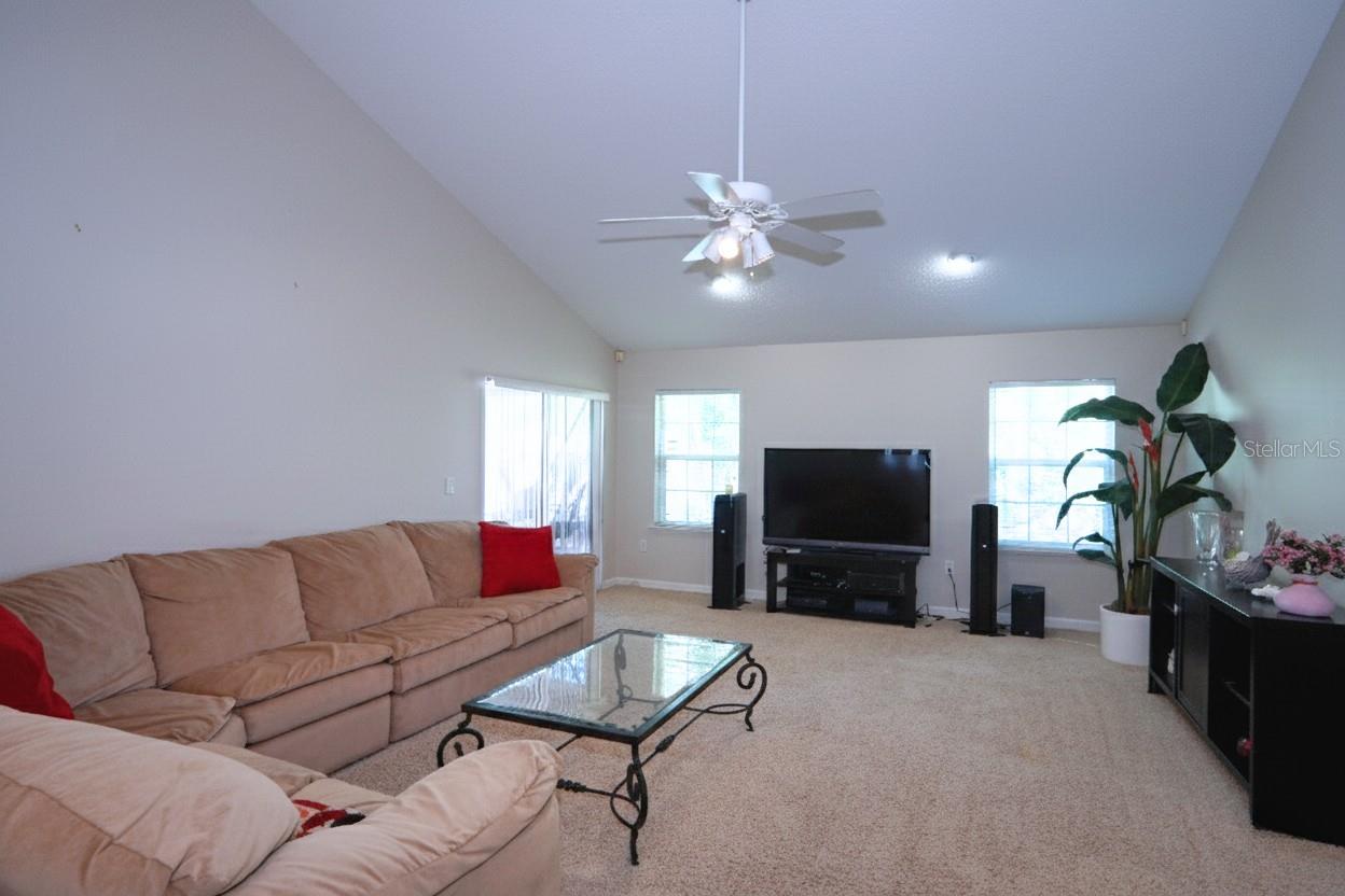 2201 HOWARD LN, TAMPA, FL, 33612