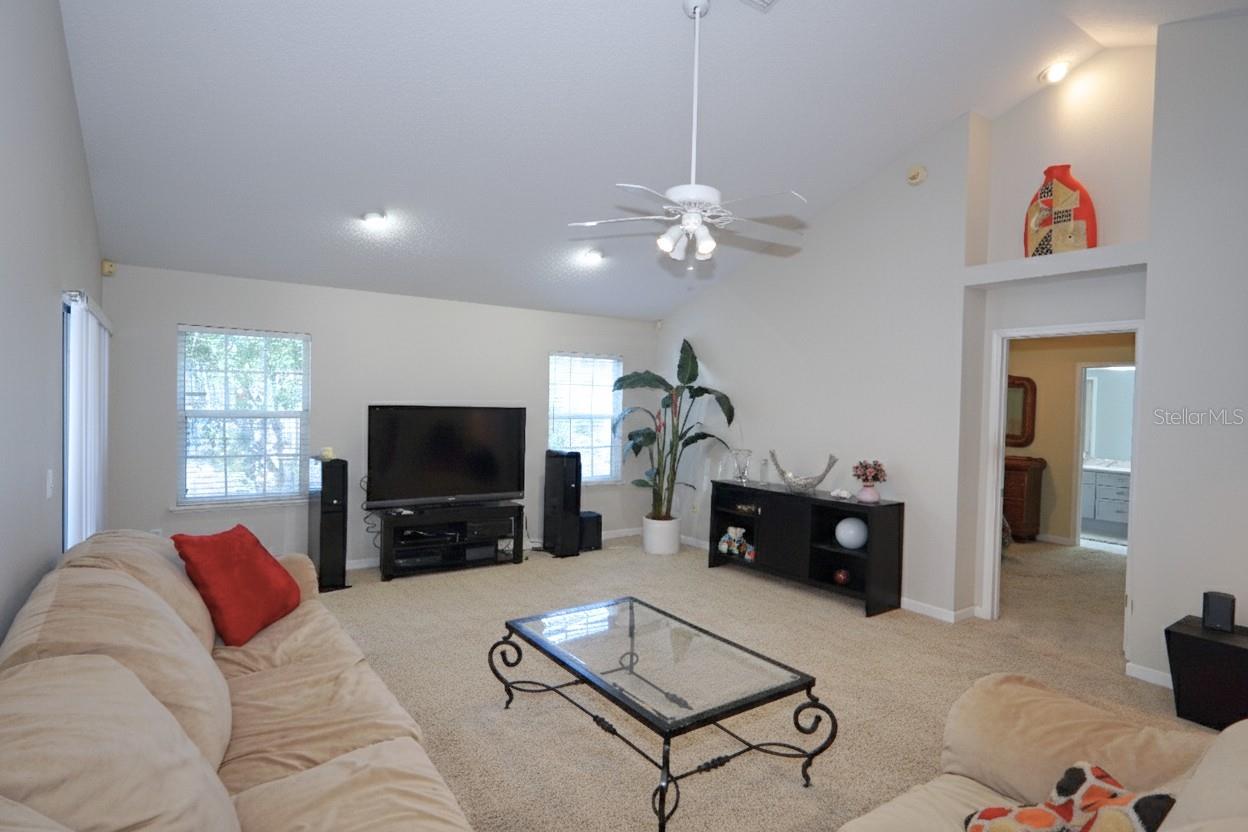 2201 HOWARD LN, TAMPA, FL, 33612