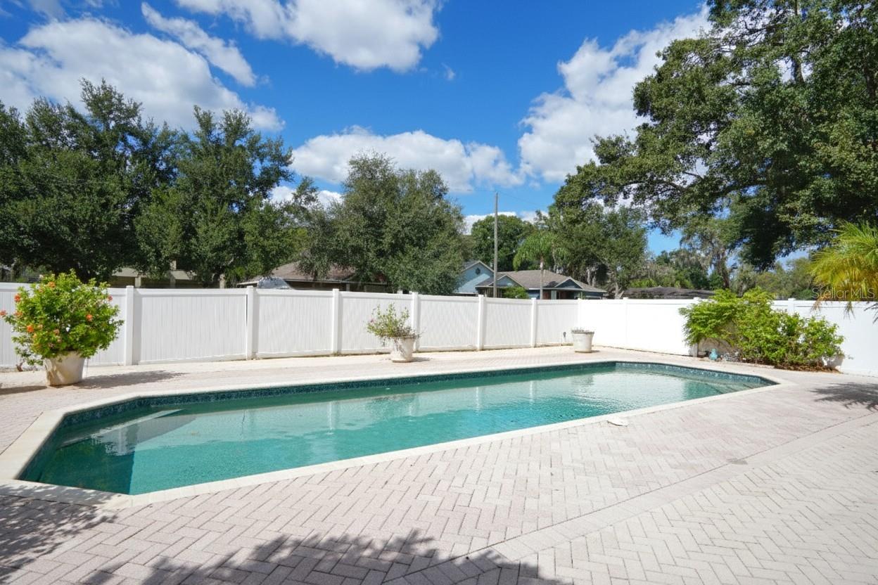 2201 HOWARD LN, TAMPA, FL, 33612