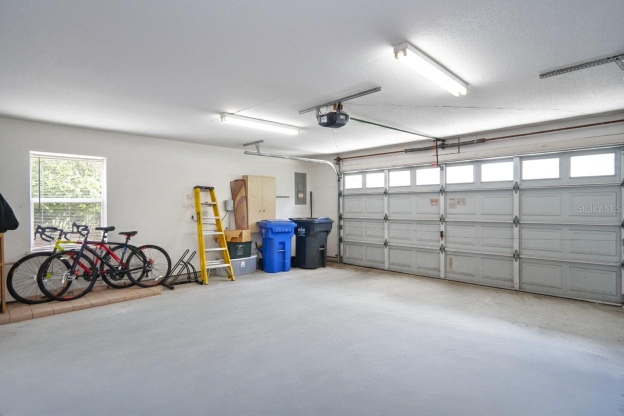 2201 HOWARD LN, TAMPA, FL, 33612