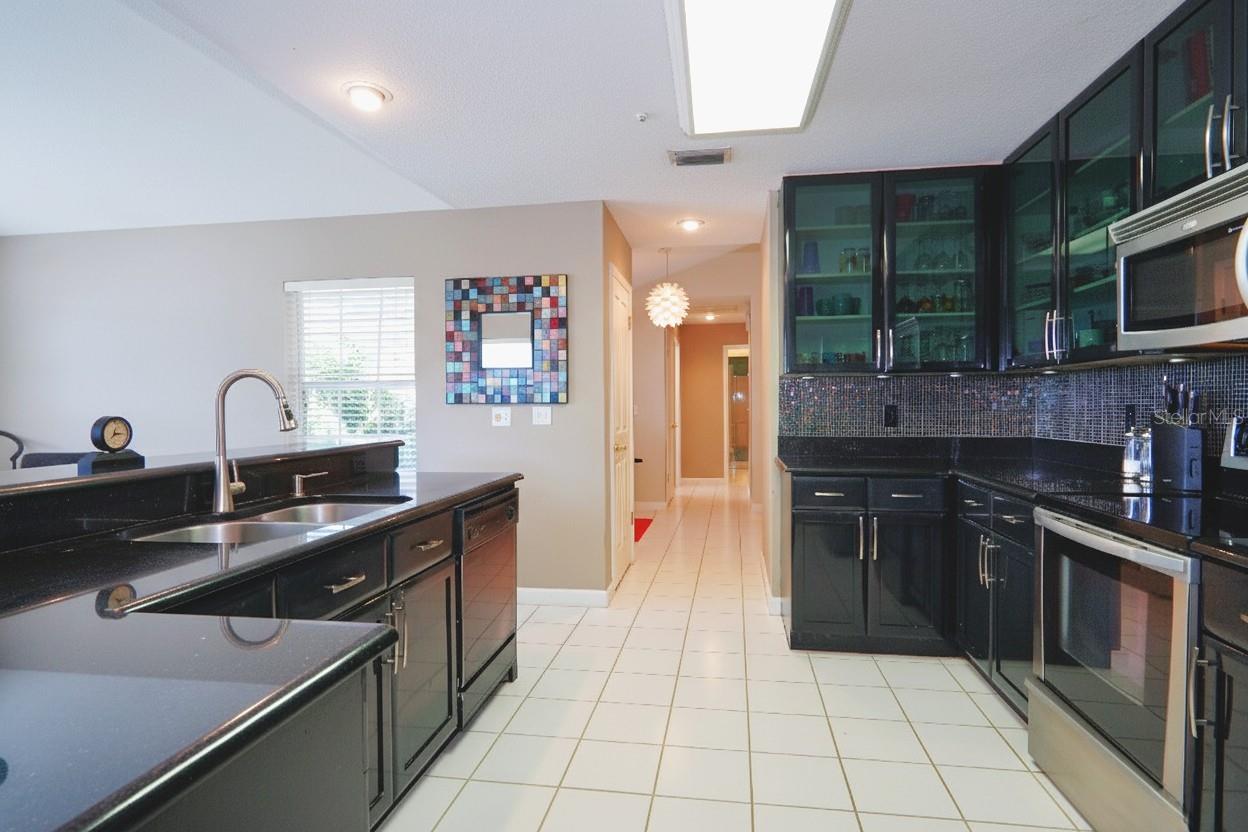 2201 HOWARD LN, TAMPA, FL, 33612