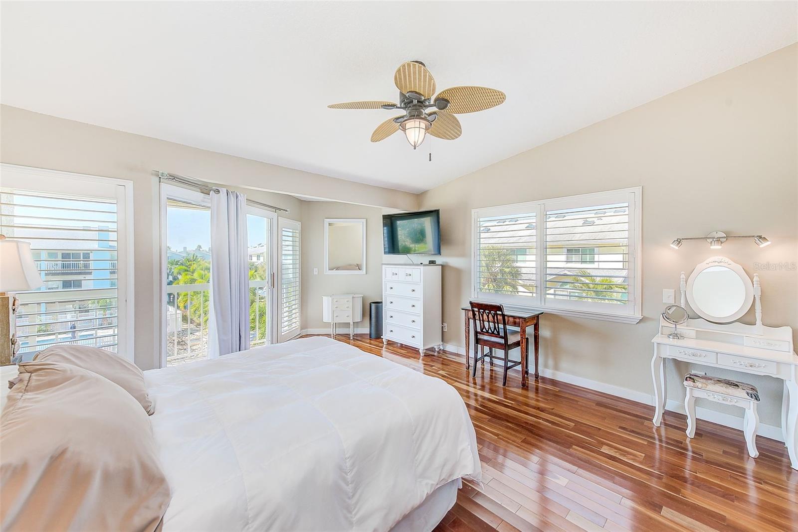 205 MARCDALE BLVD, INDIAN ROCKS BEACH, FL, 33785