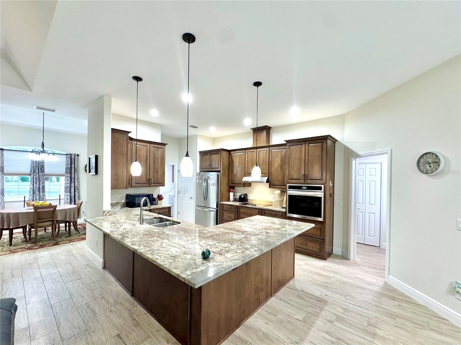 TB8449218 Property Photo