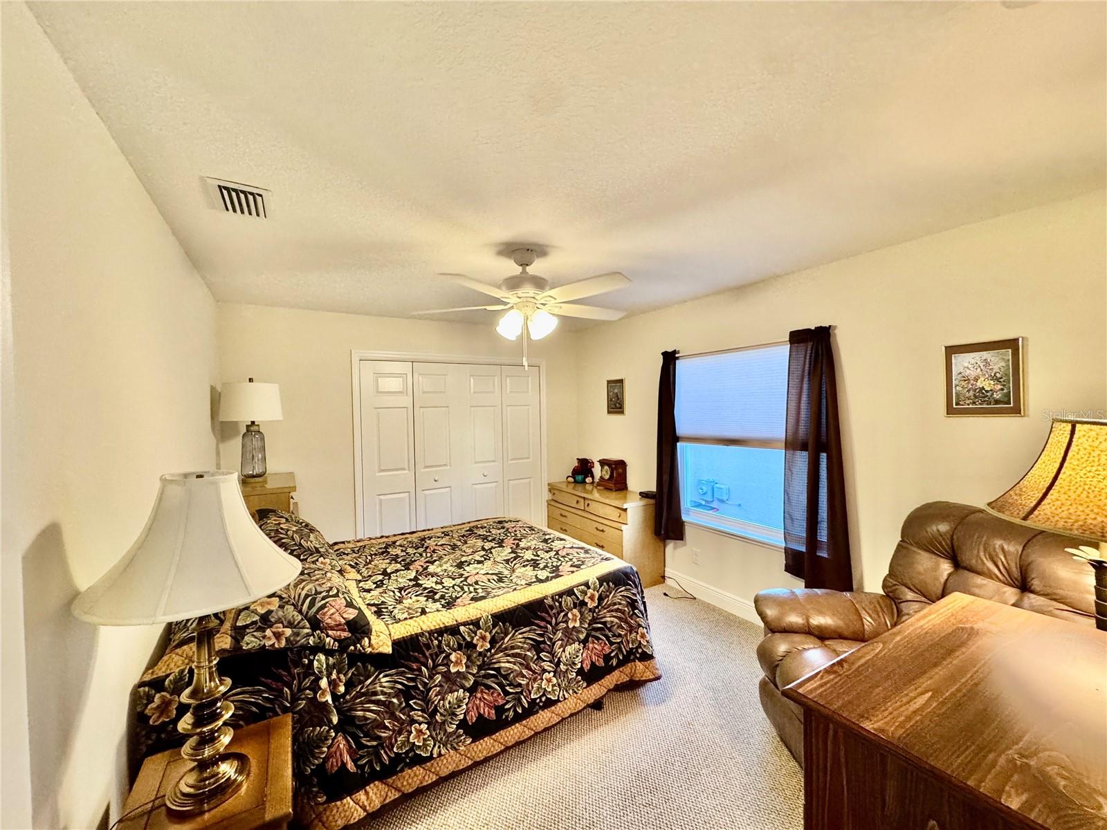 TB8449218 Property Photo