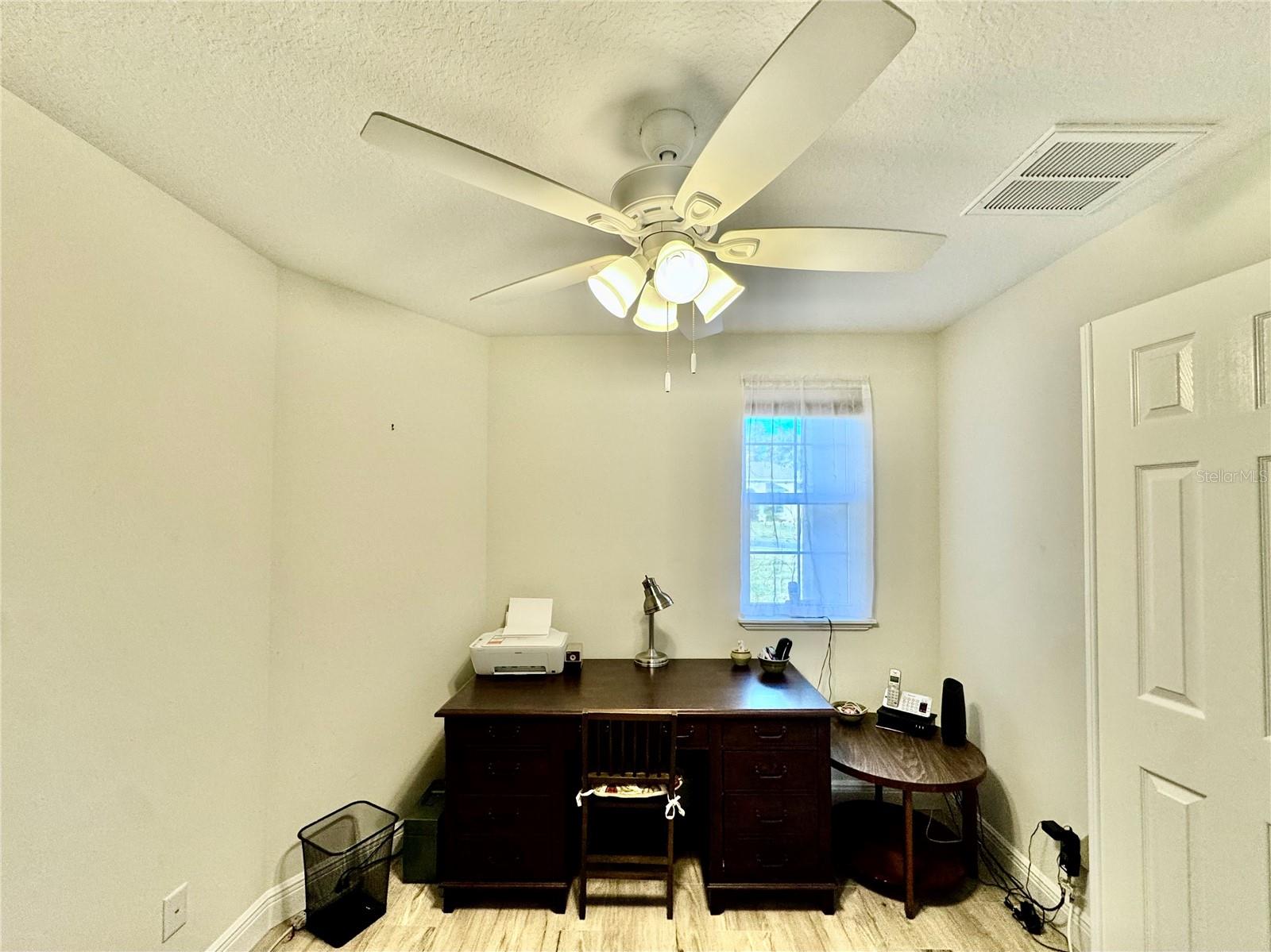 TB8449218 Property Photo