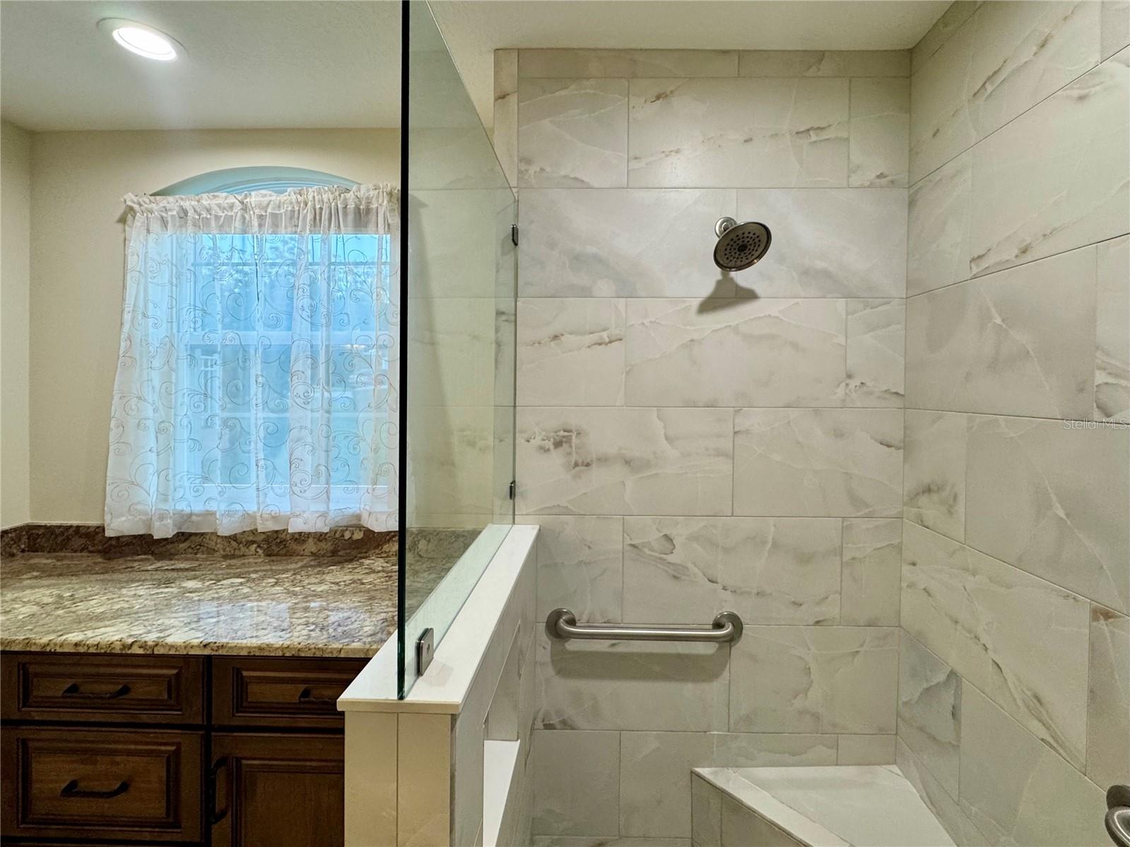 TB8449218 Property Photo