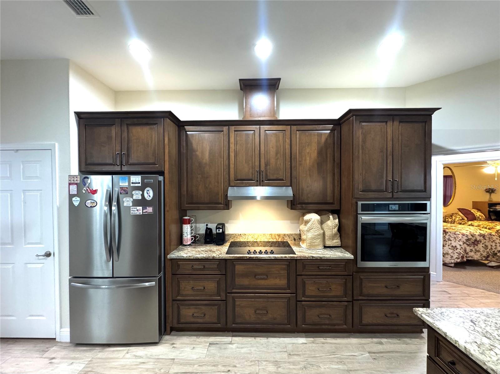 TB8449218 Property Photo