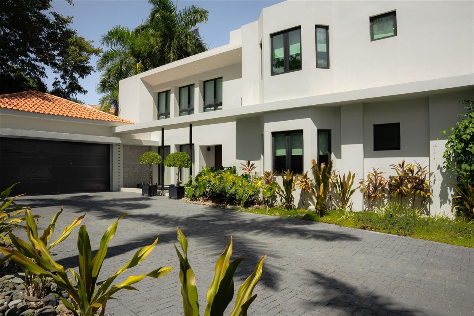 PR9117447 Property Photo